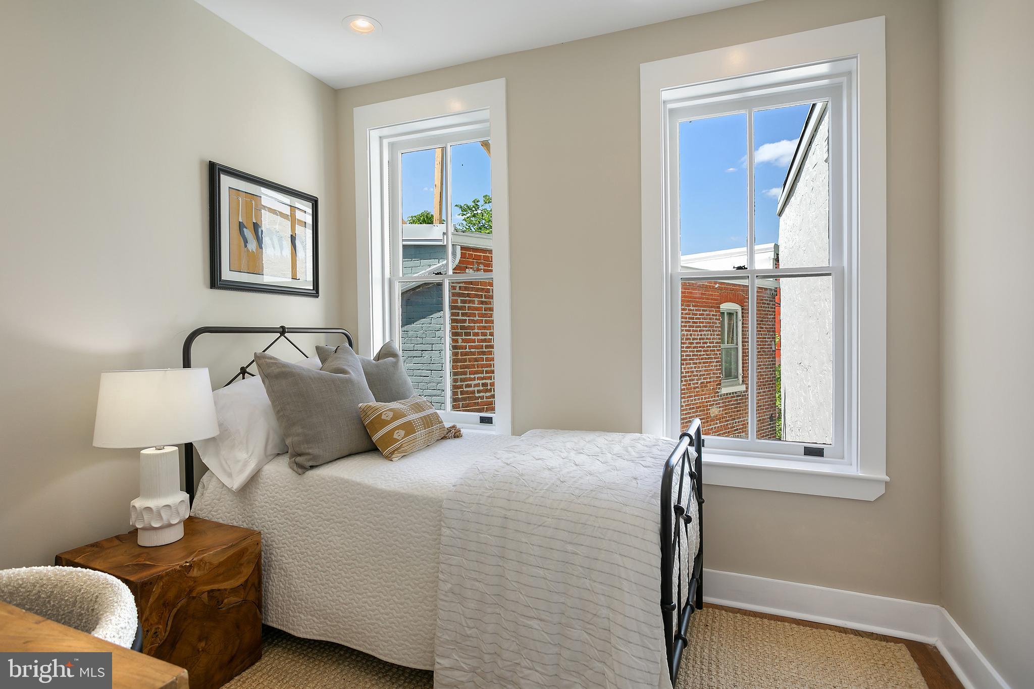 642 N CAROLINA AVENUE SE