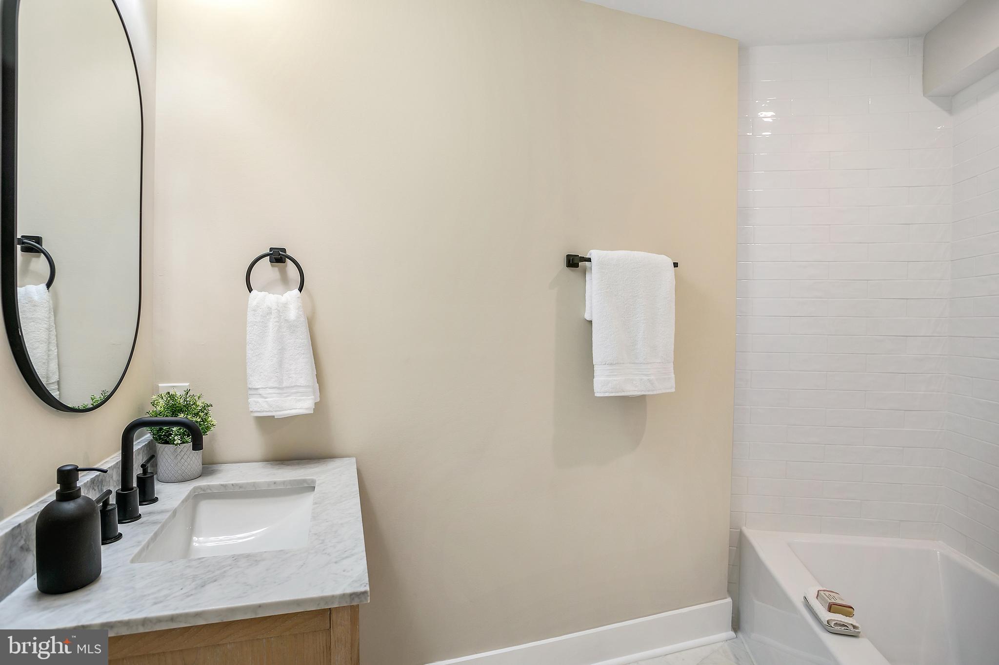 642 N CAROLINA AVENUE SE