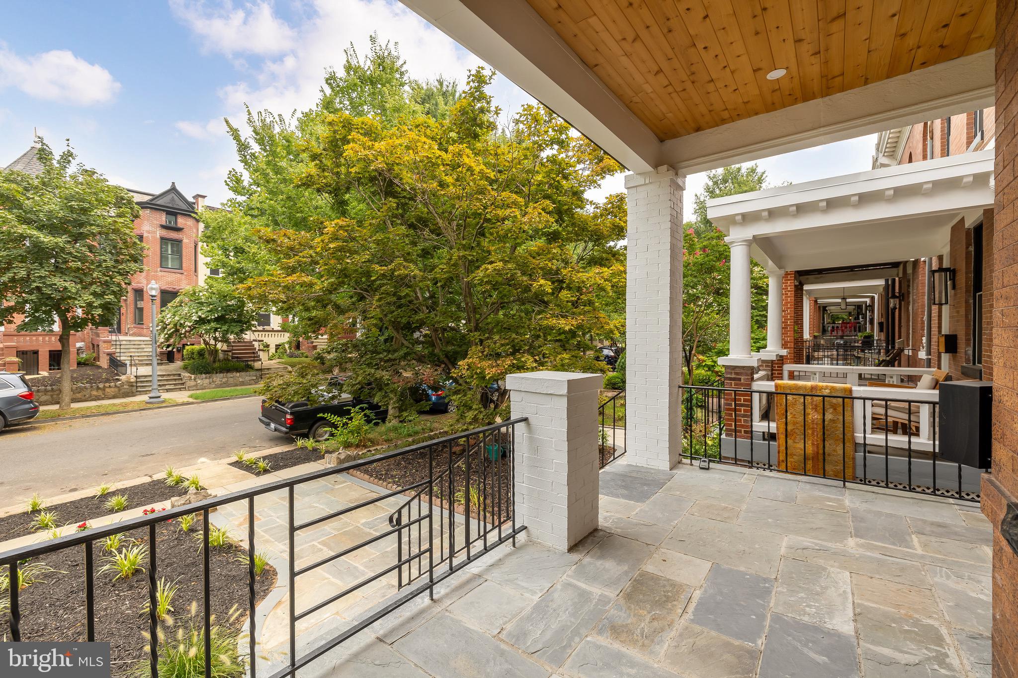 32 ADAMS STREET NW