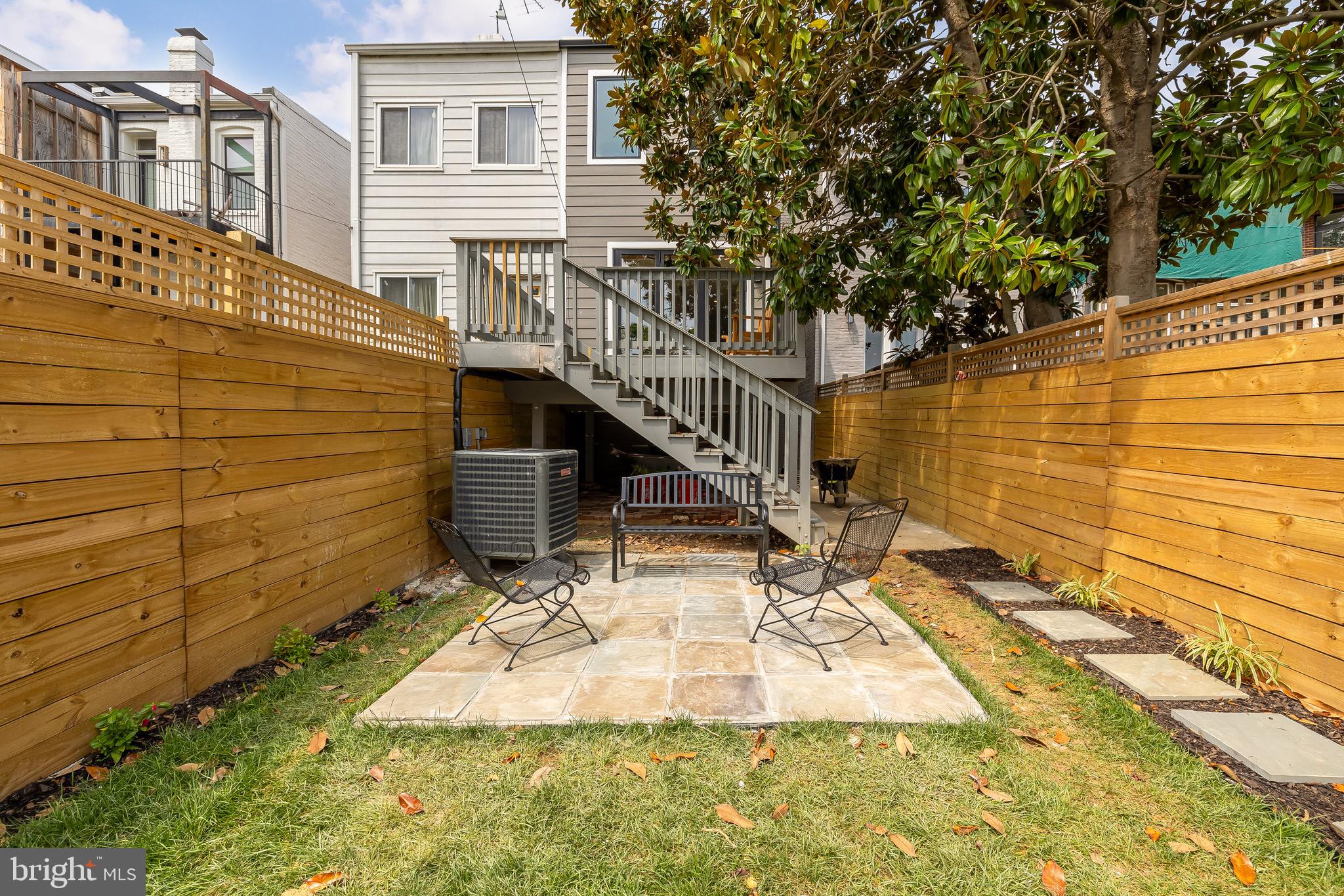32 ADAMS STREET NW