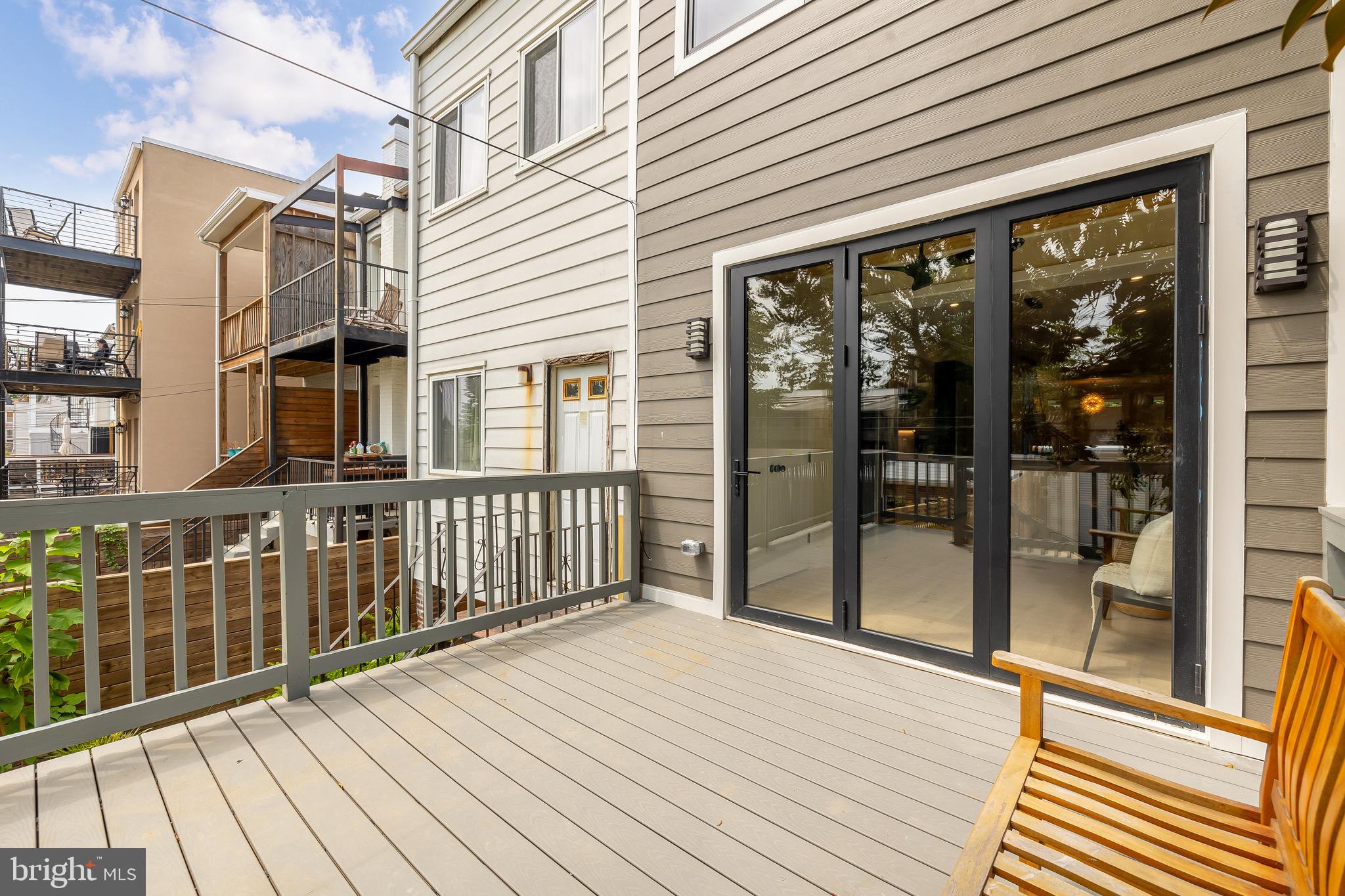 32 ADAMS STREET NW