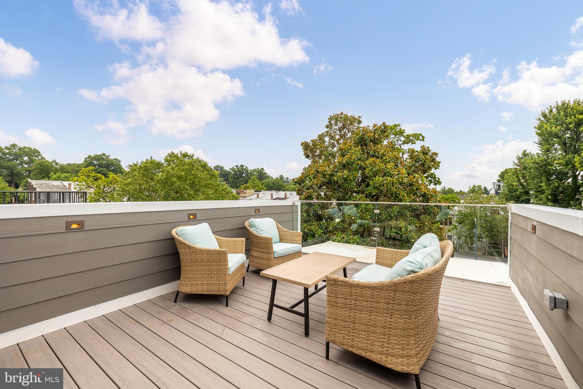 32 ADAMS STREET NW