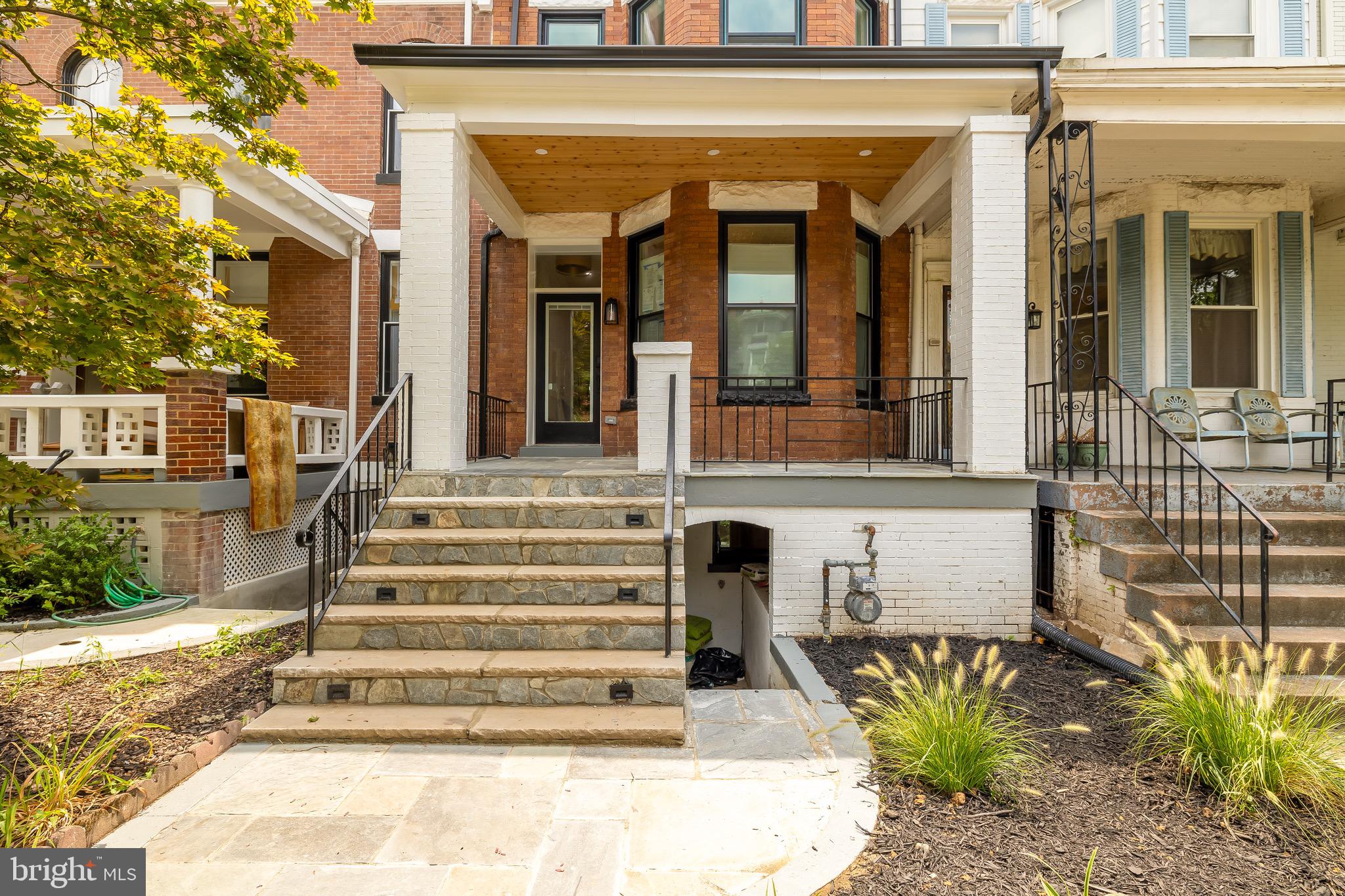 32 ADAMS STREET NW