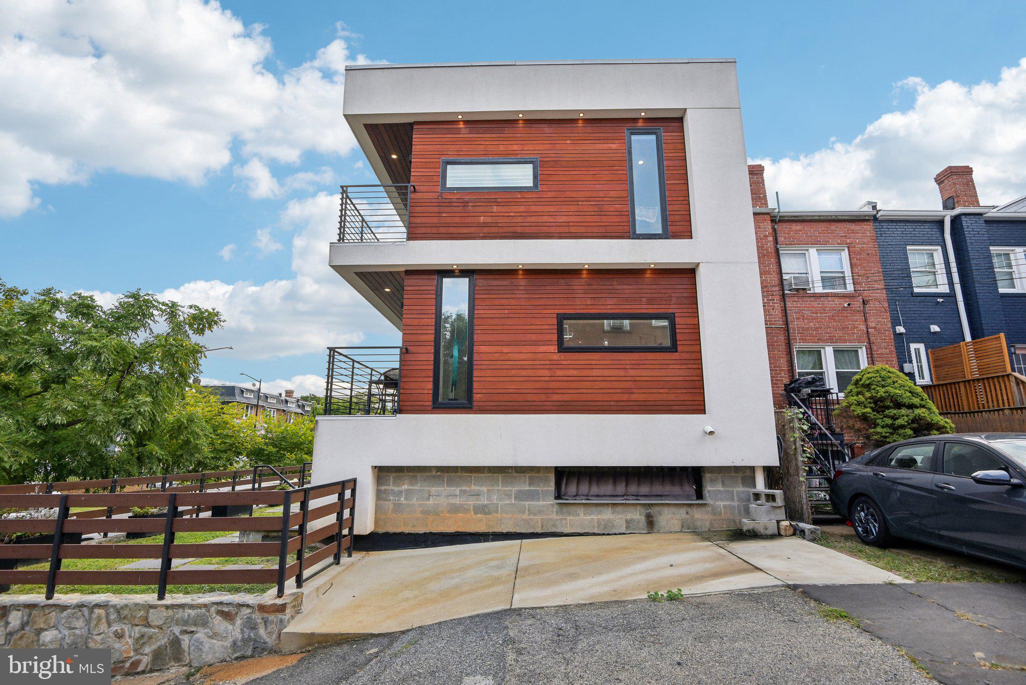 128 17TH STREET NE