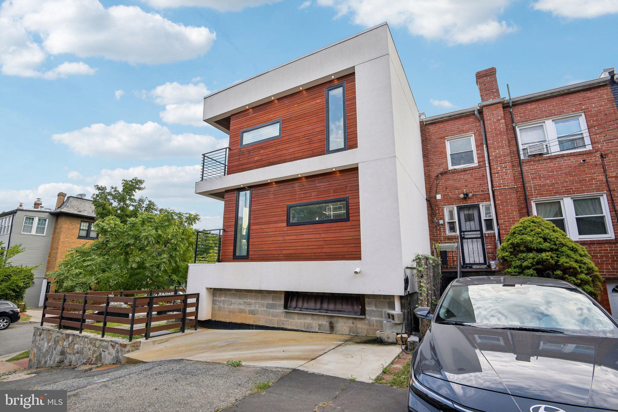 128 17TH STREET NE