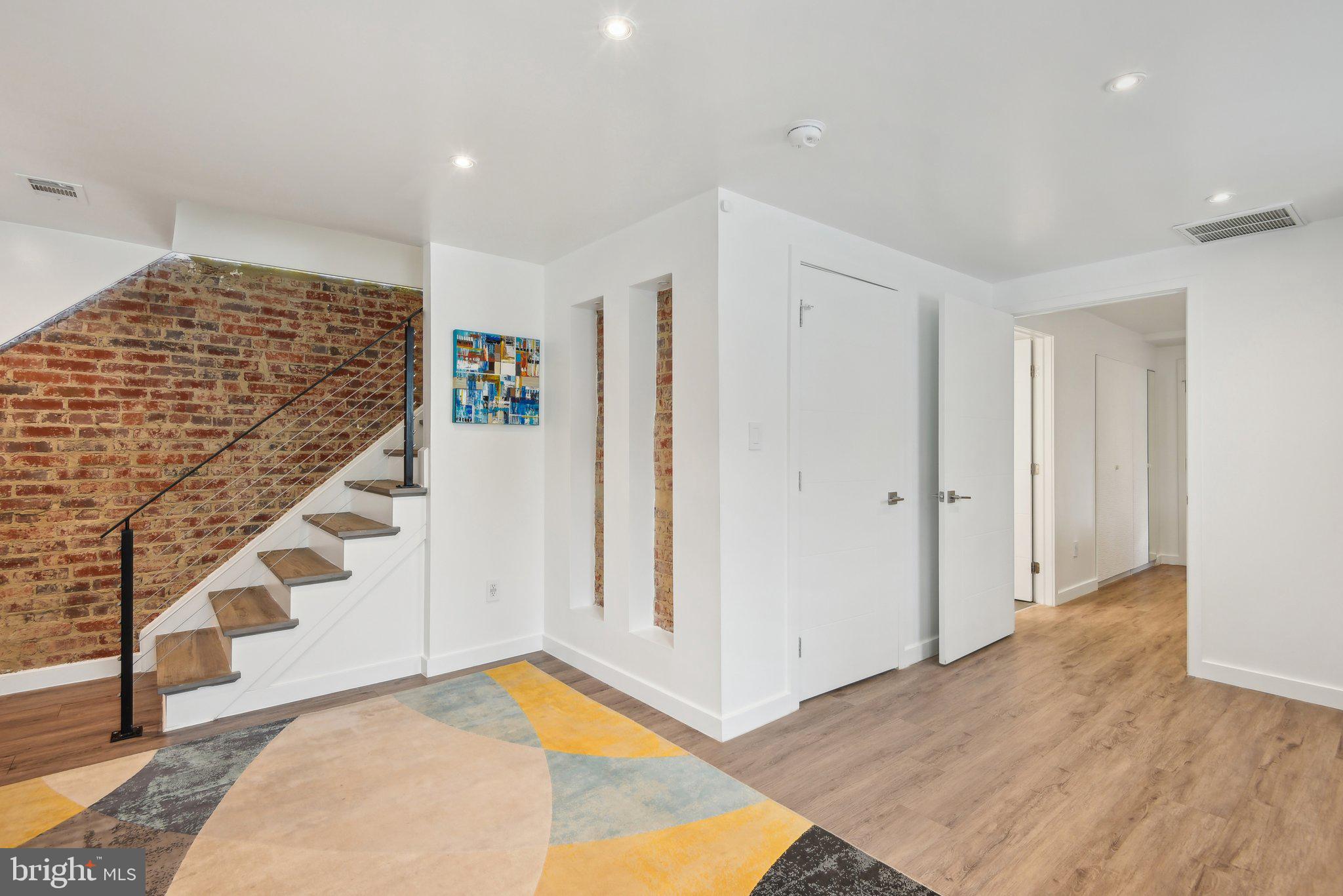 128 17TH STREET NE