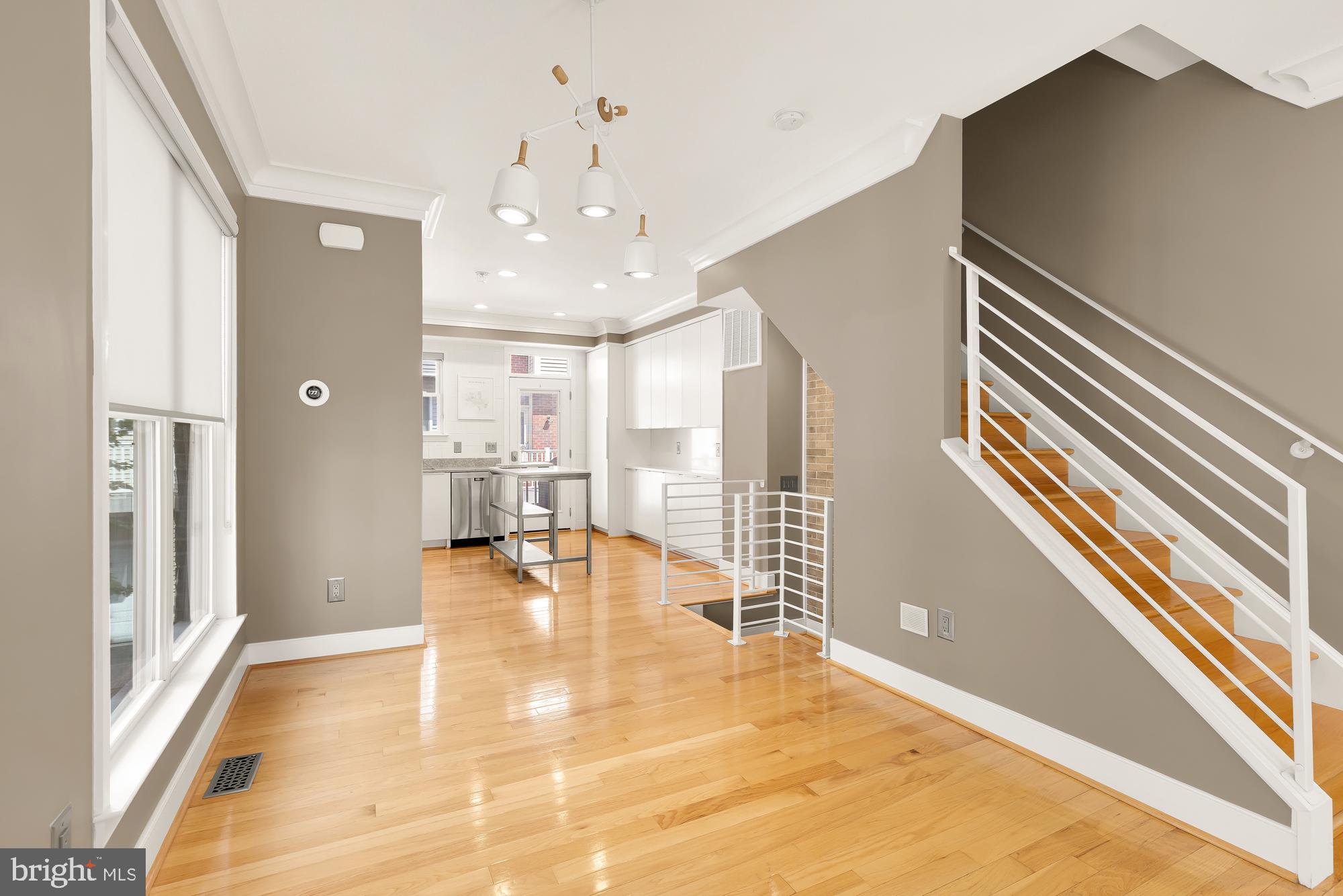 1021 5TH STREET SE
