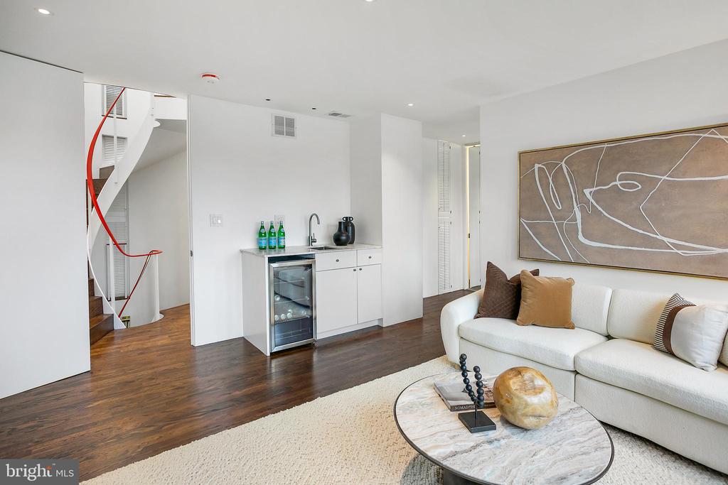 1350 27TH STREET NW