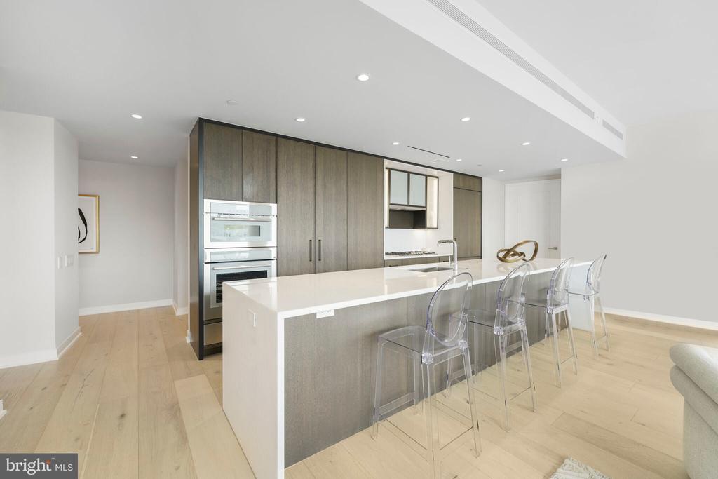 601 WHARF STREET SW 502