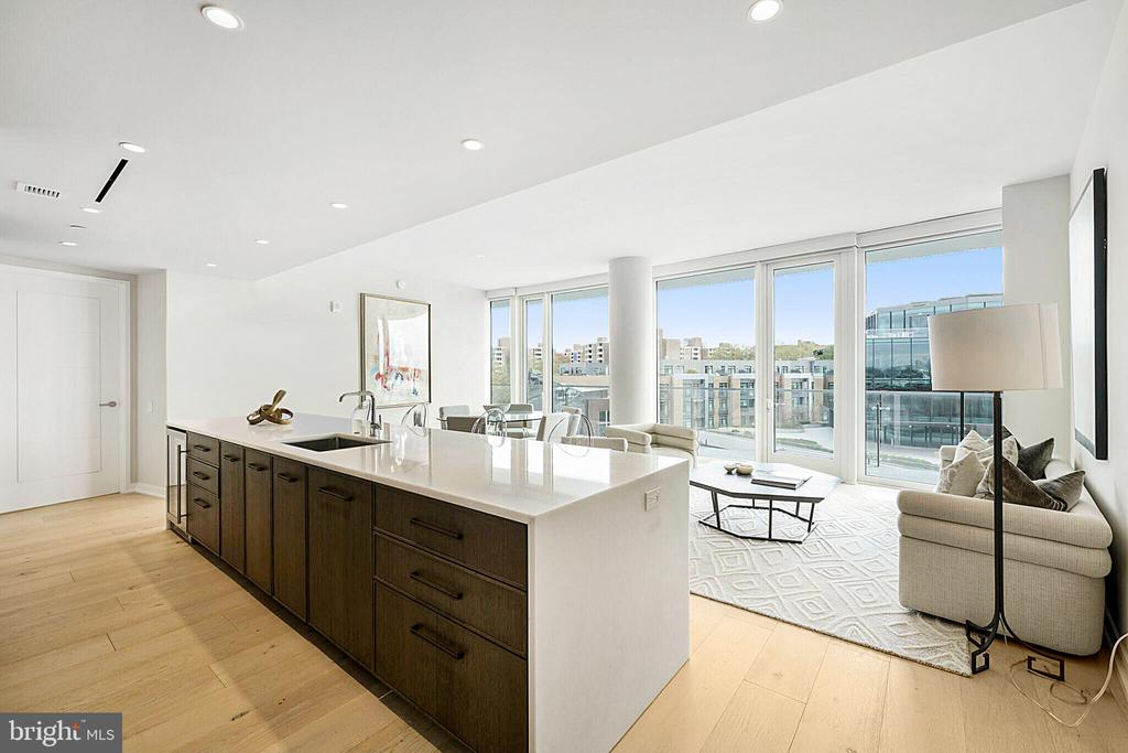 601 WHARF STREET SW 502