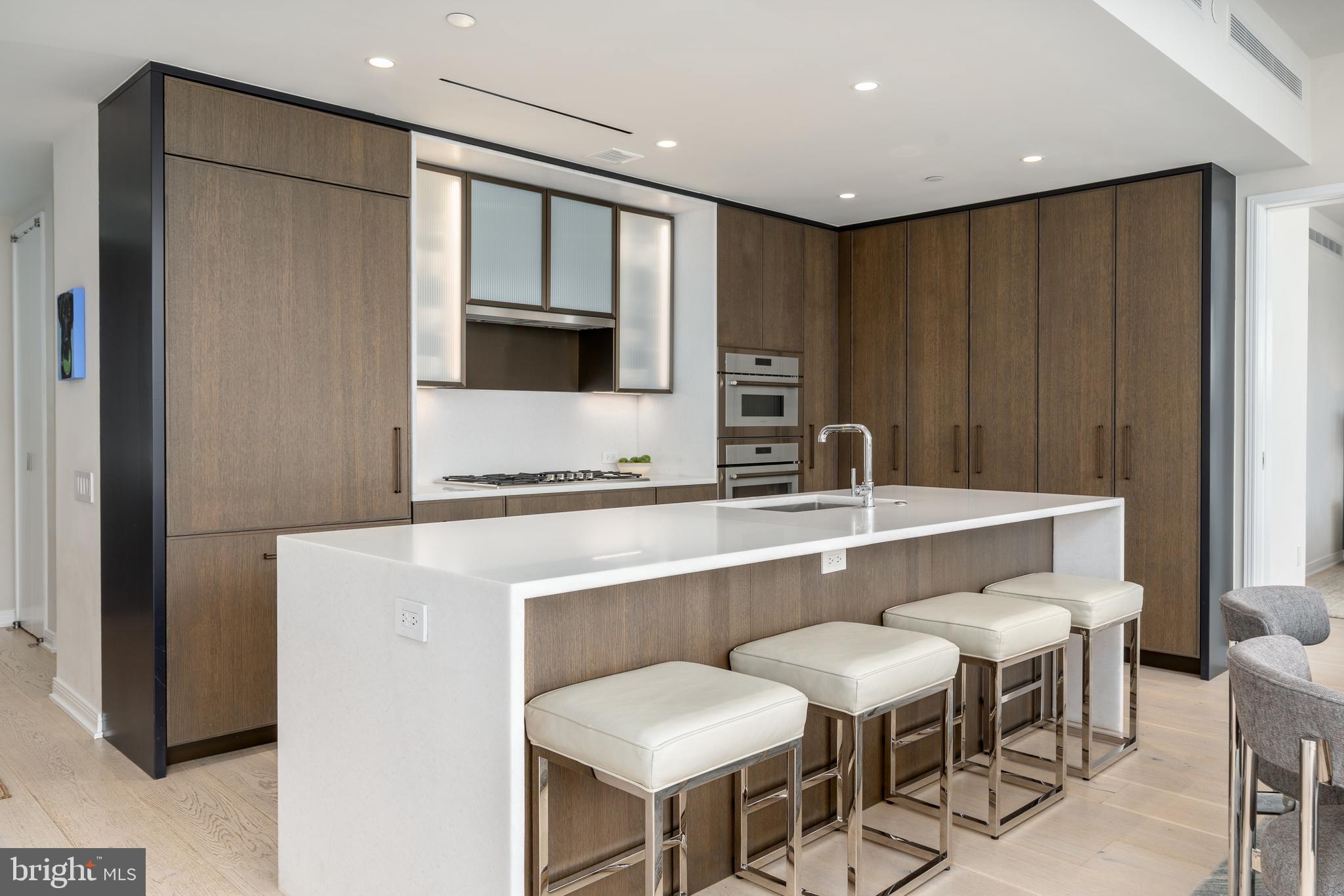 601 WHARF STREET SW PH6