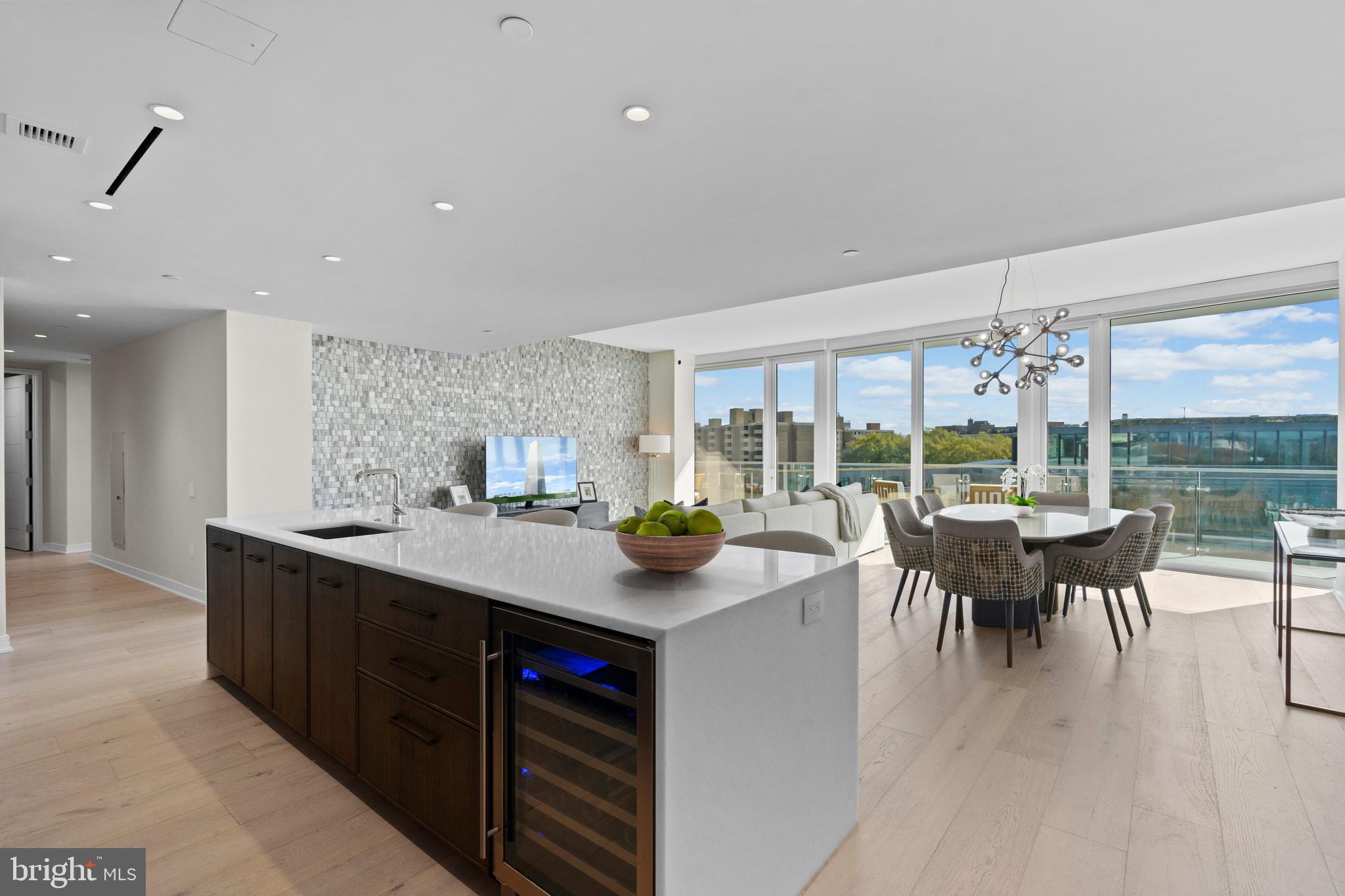 601 WHARF STREET SW 702