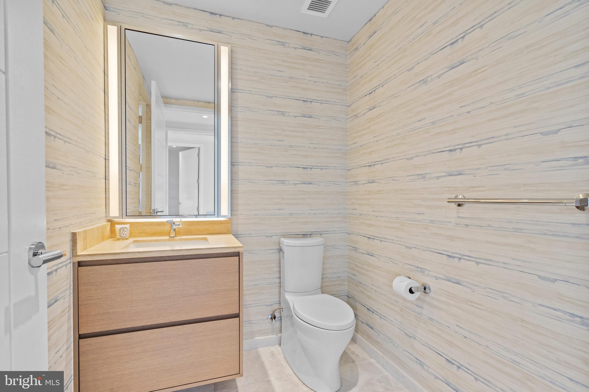 601 WHARF STREET SW 702