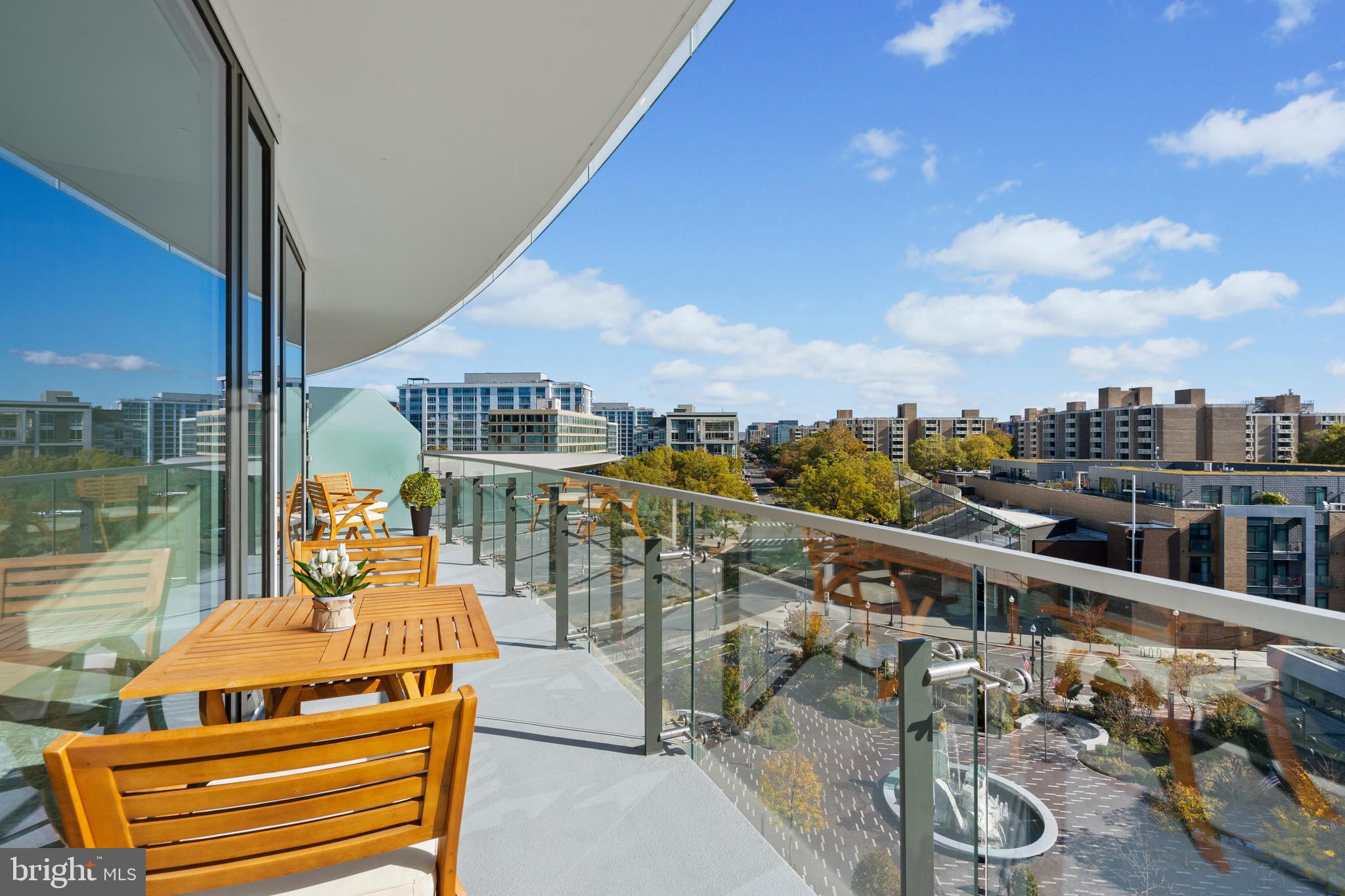 601 WHARF STREET SW 702