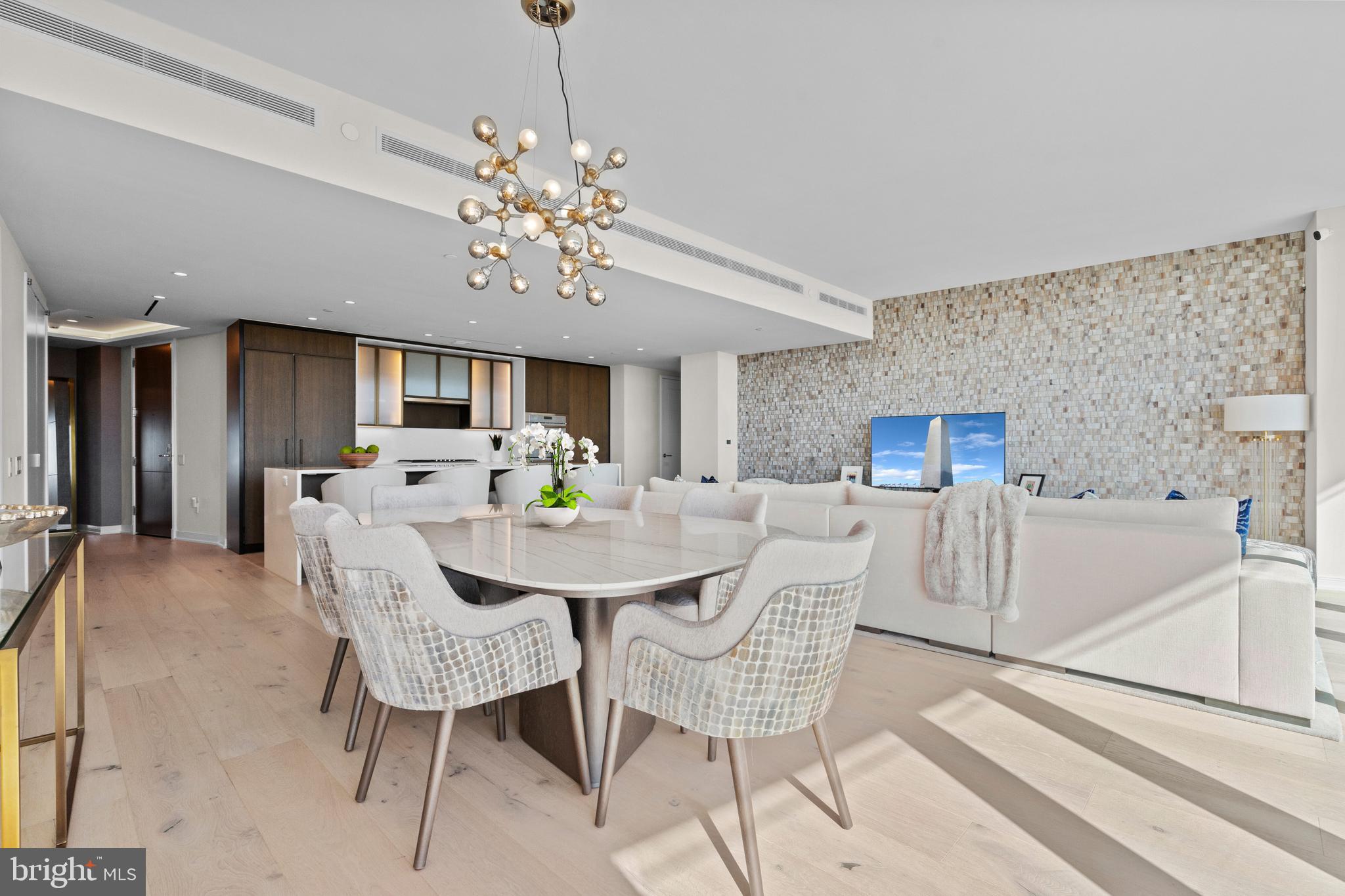 601 WHARF STREET SW 702