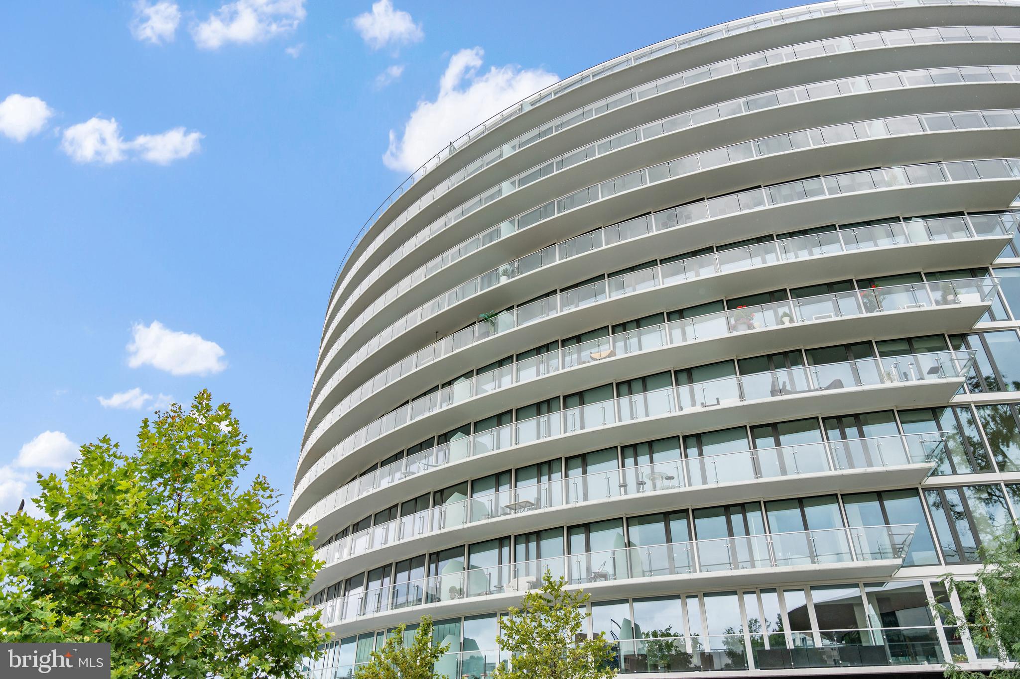 601 WHARF STREET SW 702