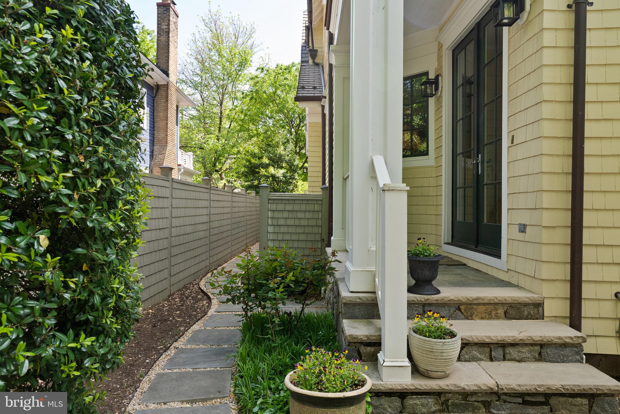 3515 PORTER STREET NW