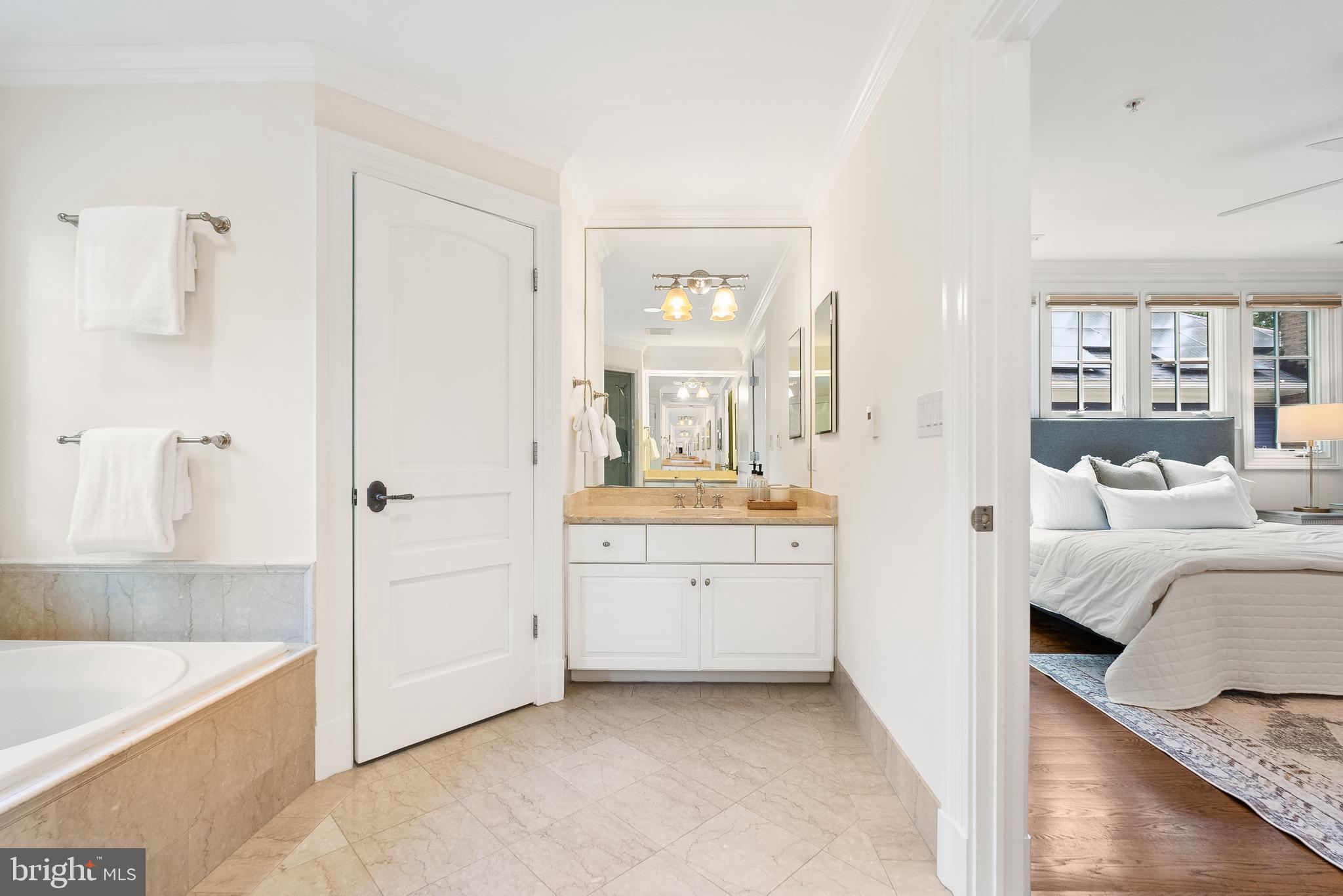 3515 PORTER STREET NW