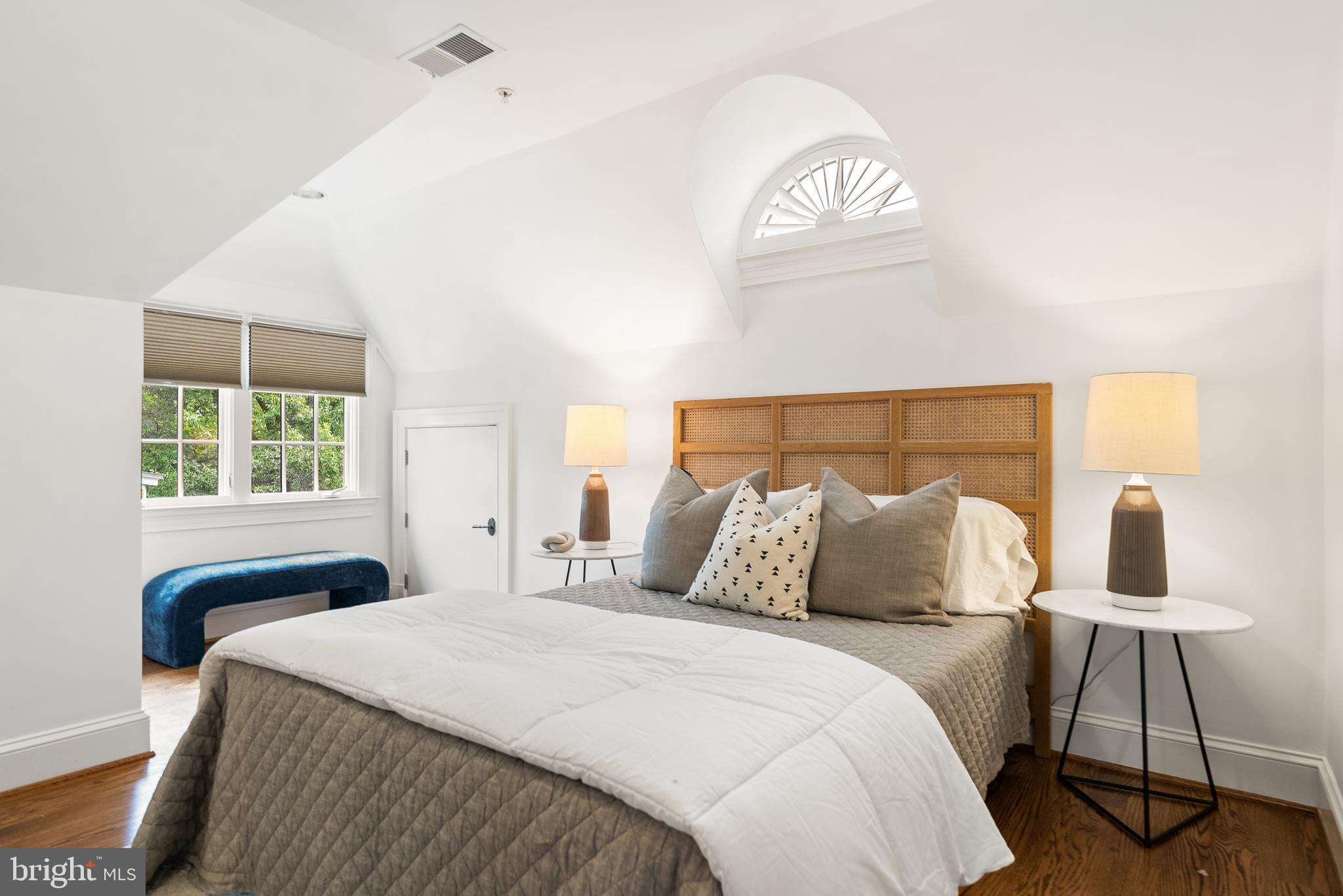 3515 PORTER STREET NW