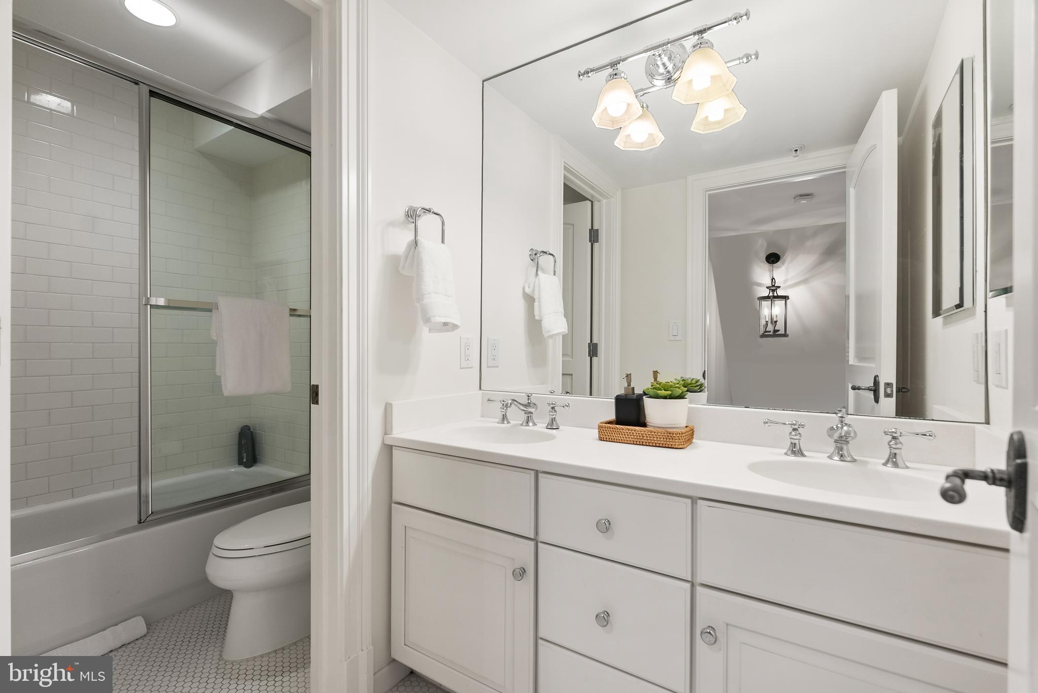 3515 PORTER STREET NW