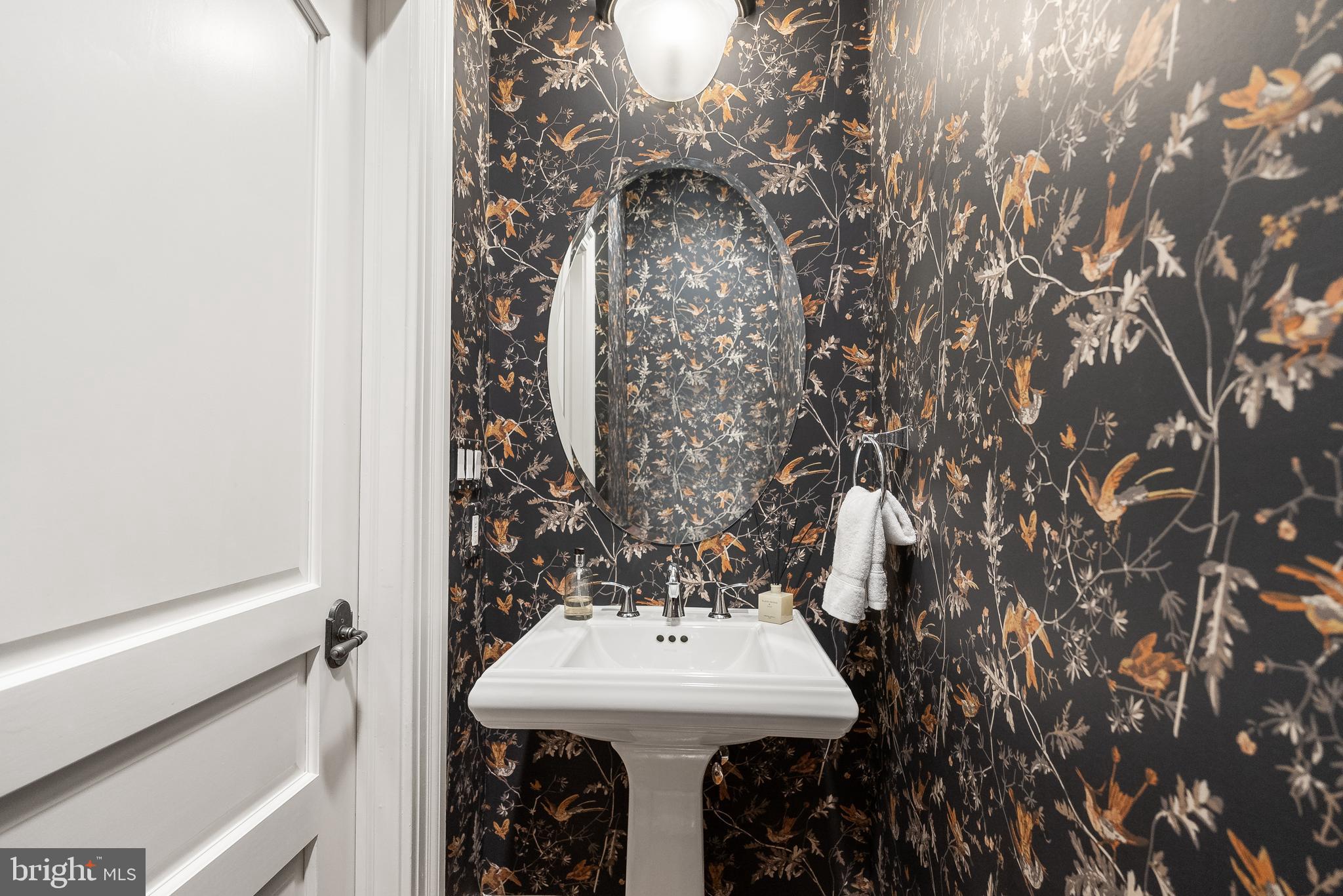 3515 PORTER STREET NW