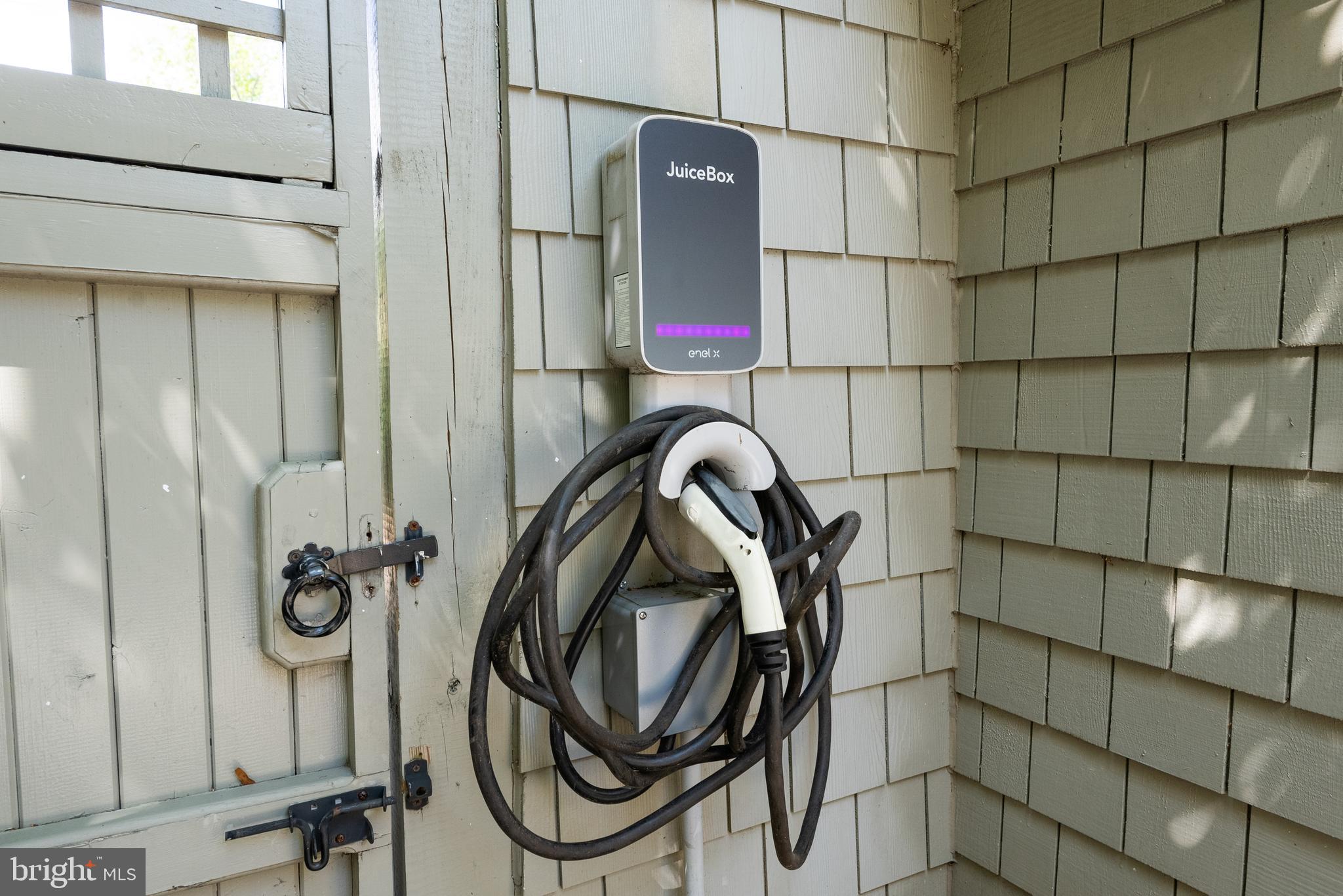 3515 PORTER STREET NW