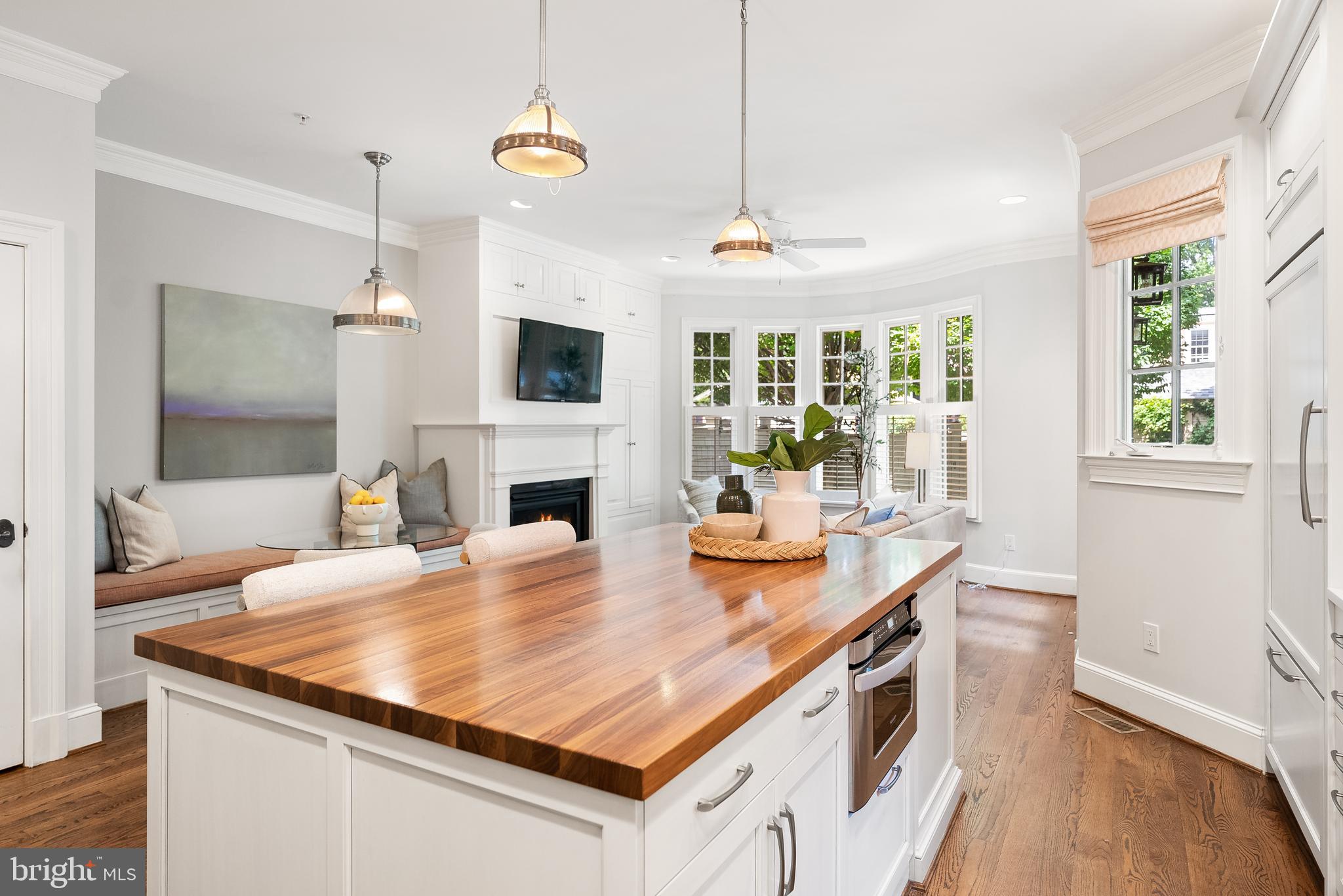 3515 PORTER STREET NW