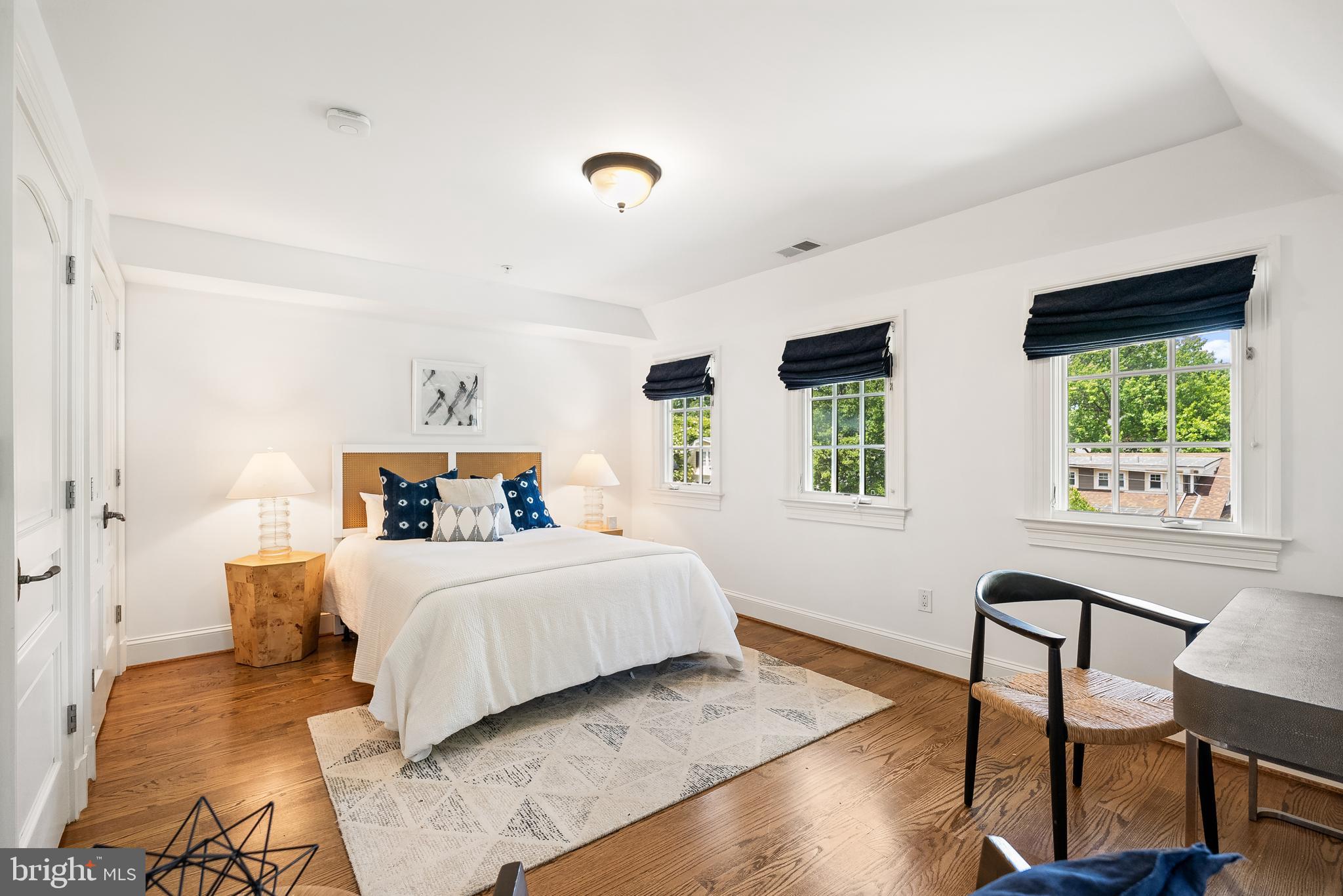 3515 PORTER STREET NW