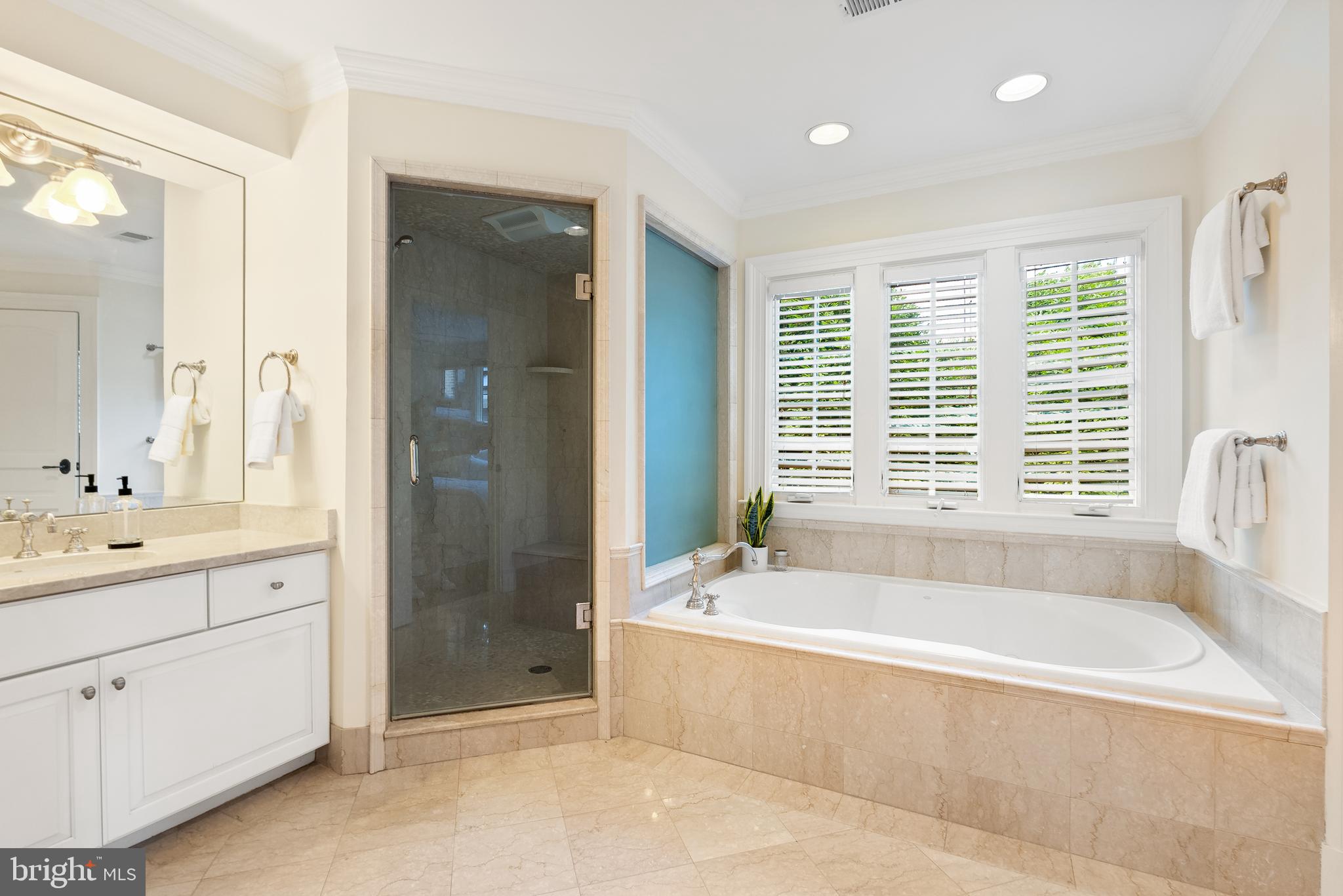 3515 PORTER STREET NW