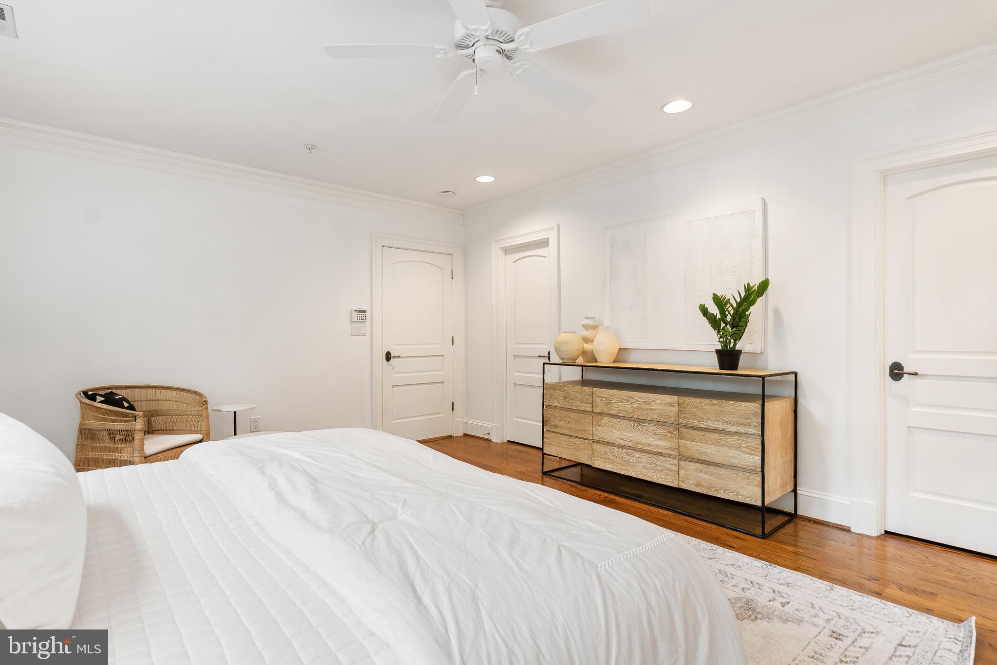 3515 PORTER STREET NW