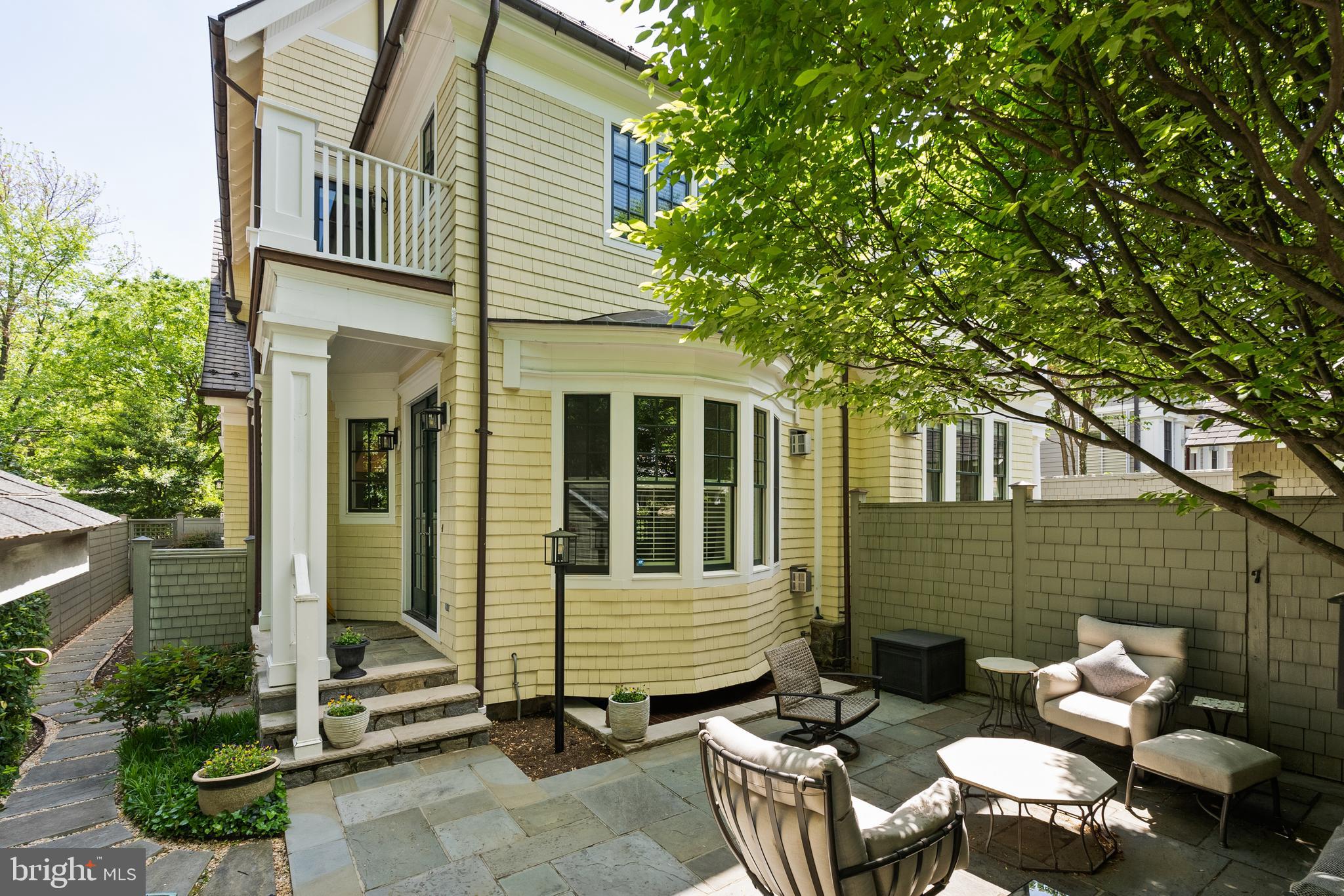 3515 PORTER STREET NW