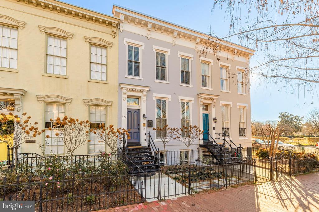 324 2ND STREET SE
