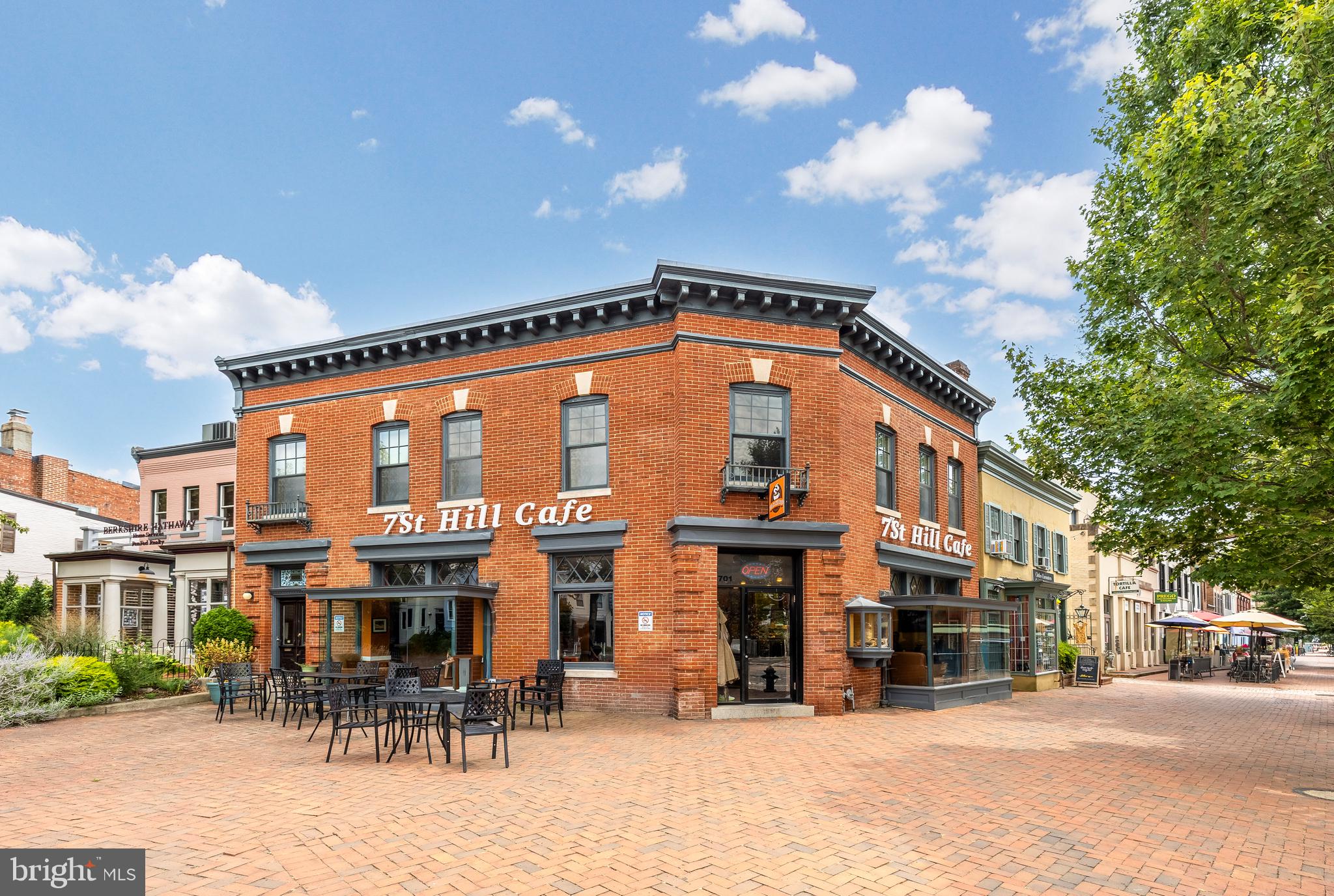 811 E CAPITOL STREET SE