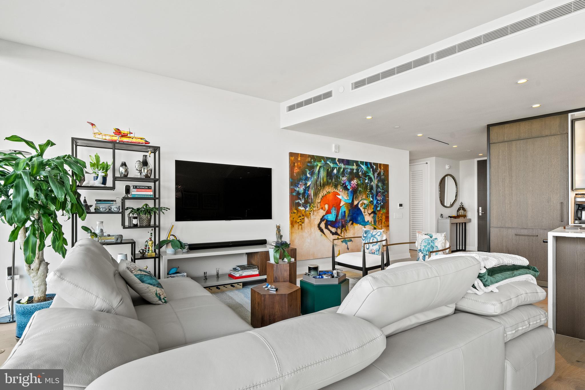 601 WHARF STREET SW 704