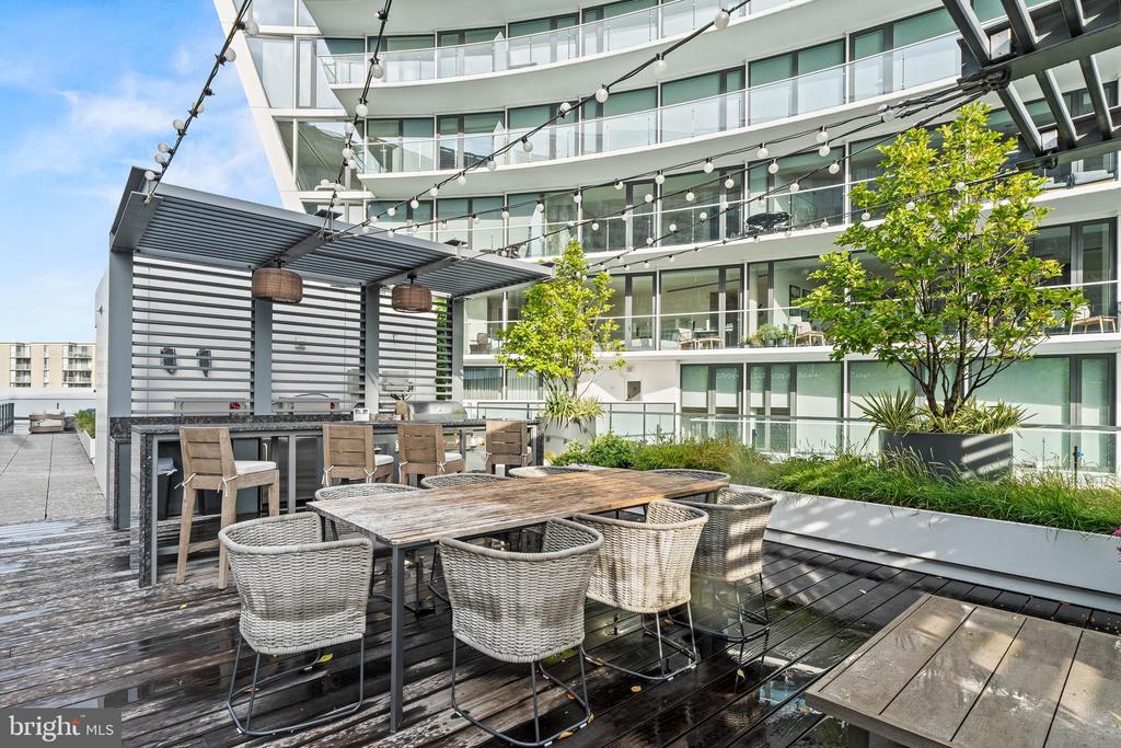 601 WHARF STREET SW 704