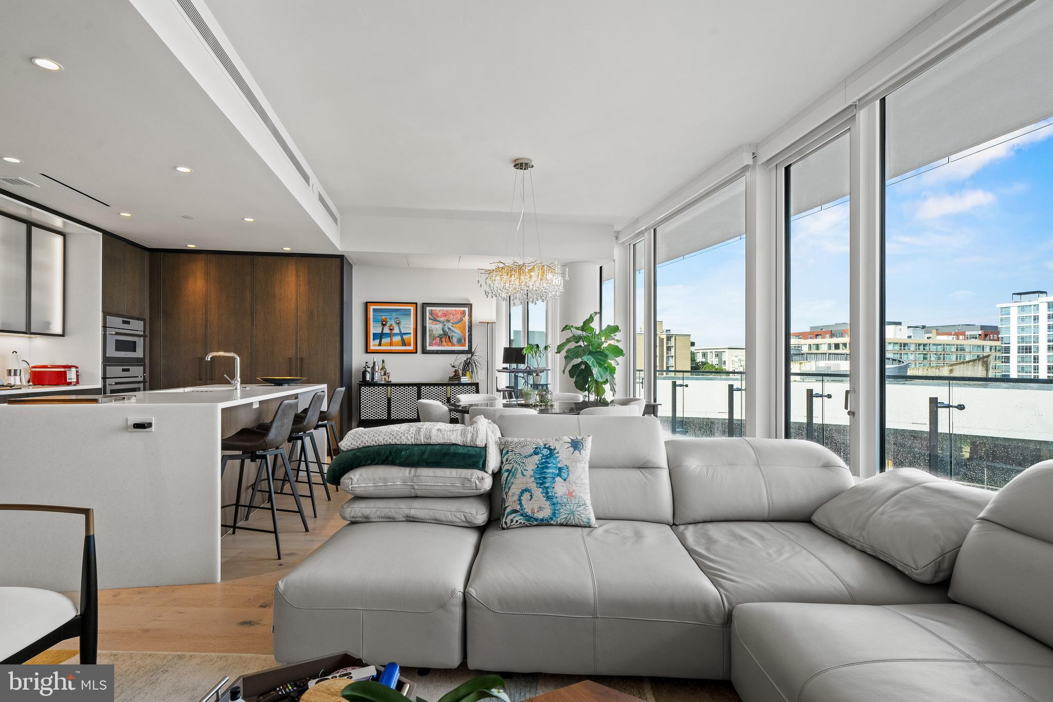 601 WHARF STREET SW 704