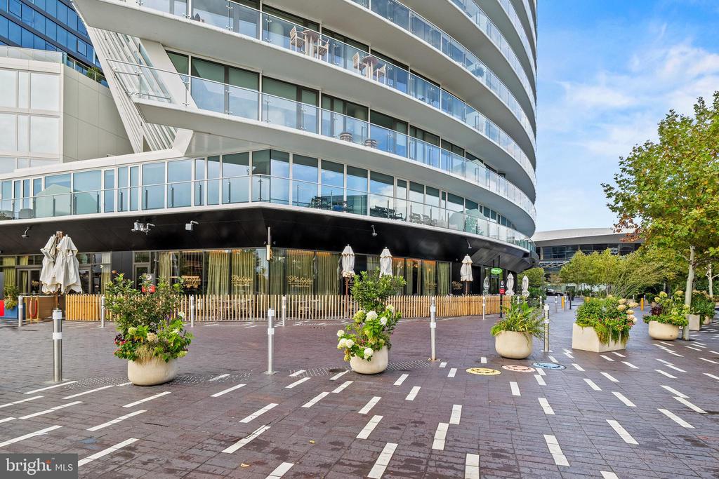601 WHARF STREET SW 704