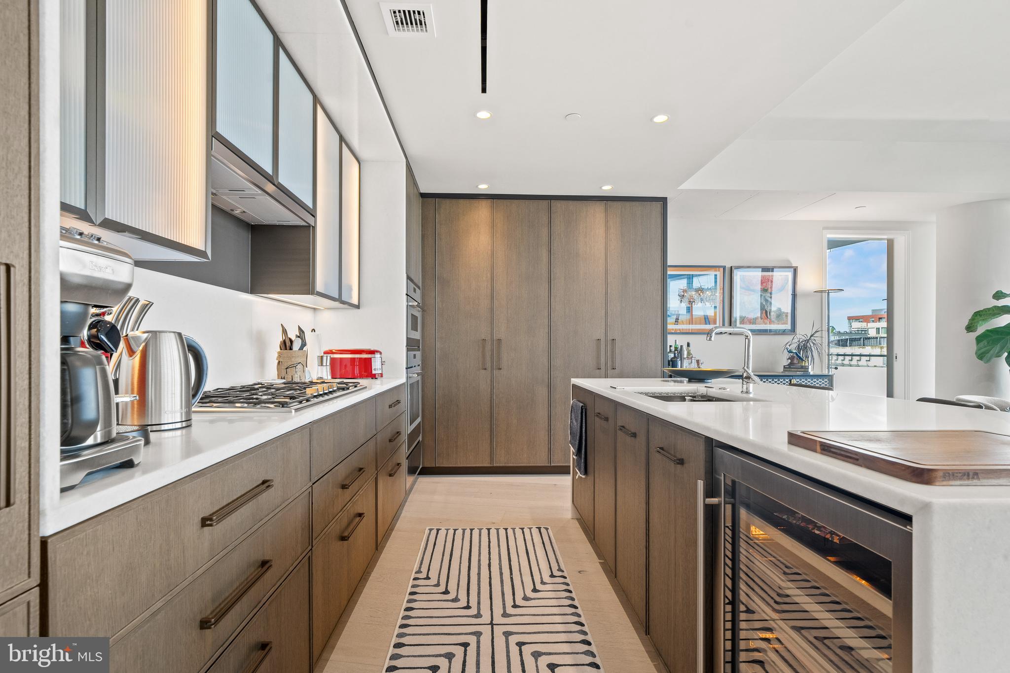 601 WHARF STREET SW 704