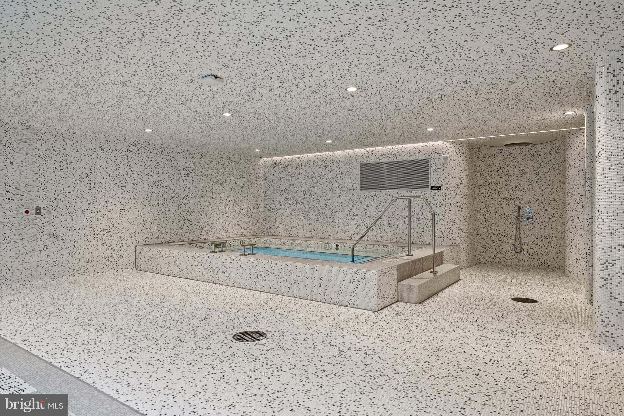 601 WHARF STREET SW 704