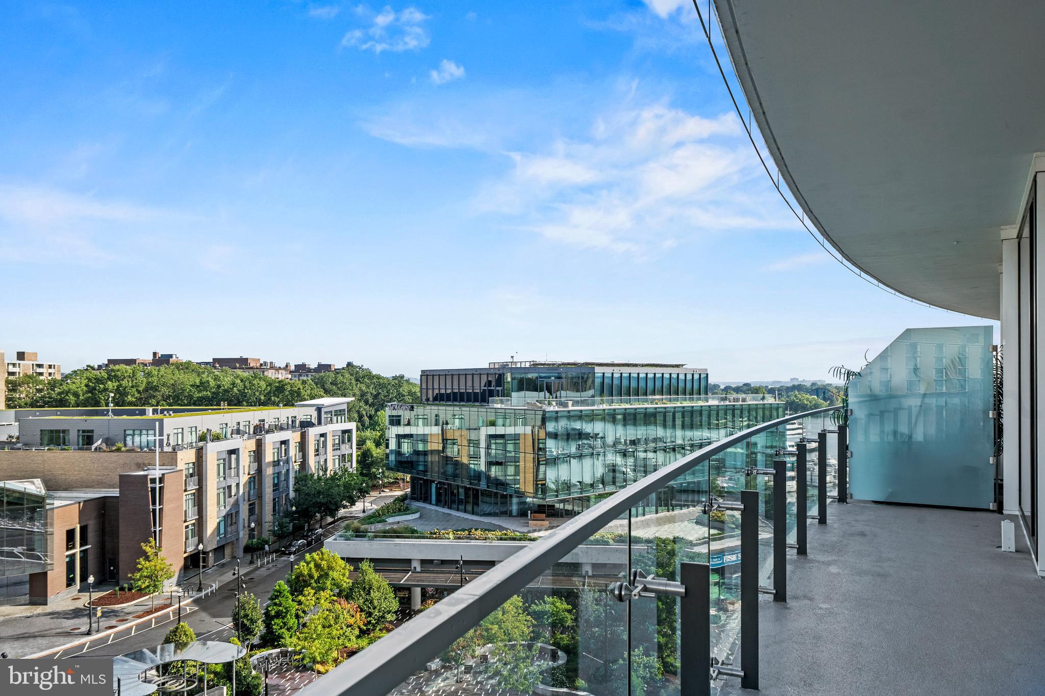 601 WHARF STREET SW 704