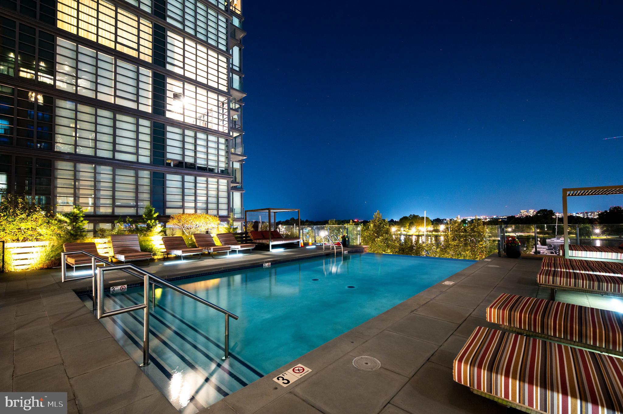 45 SUTTON SQUARE SW 306