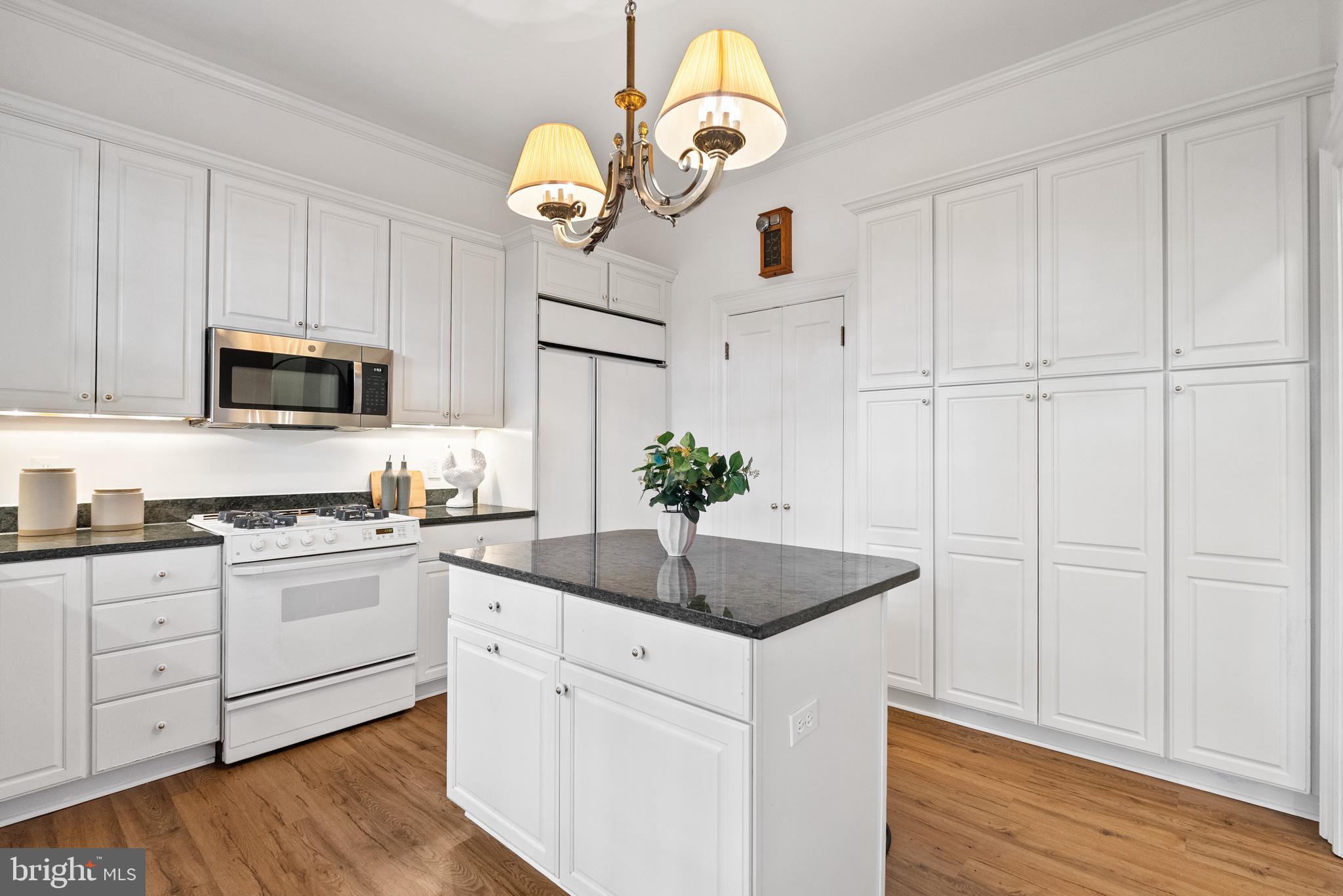 2125 BANCROFT PLACE NW