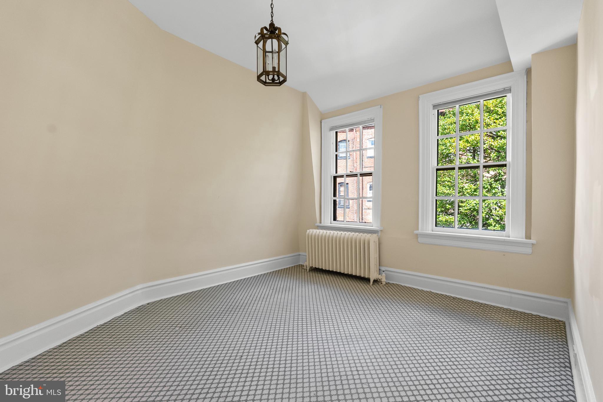 2125 BANCROFT PLACE NW