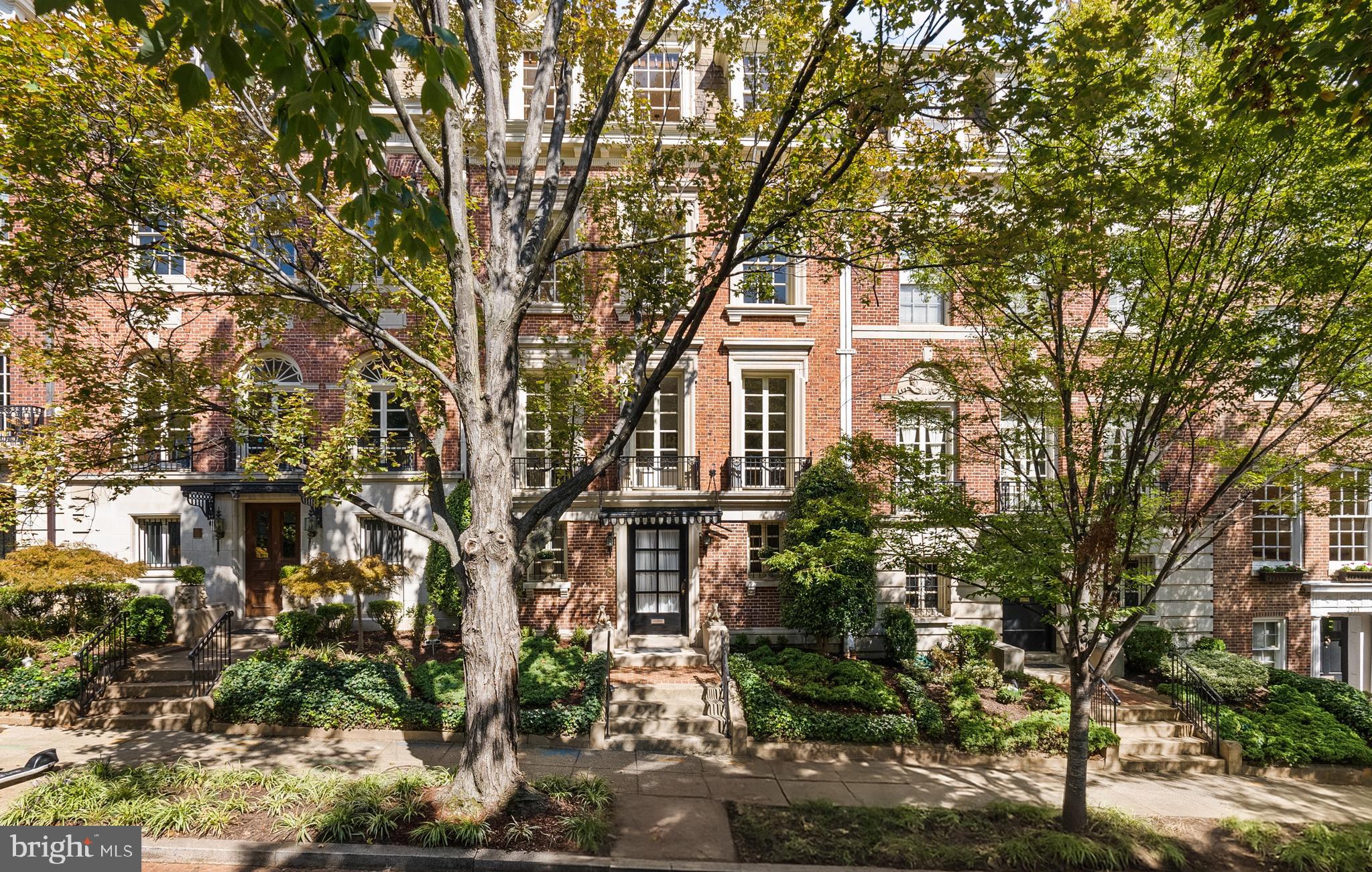 2125 BANCROFT PLACE NW