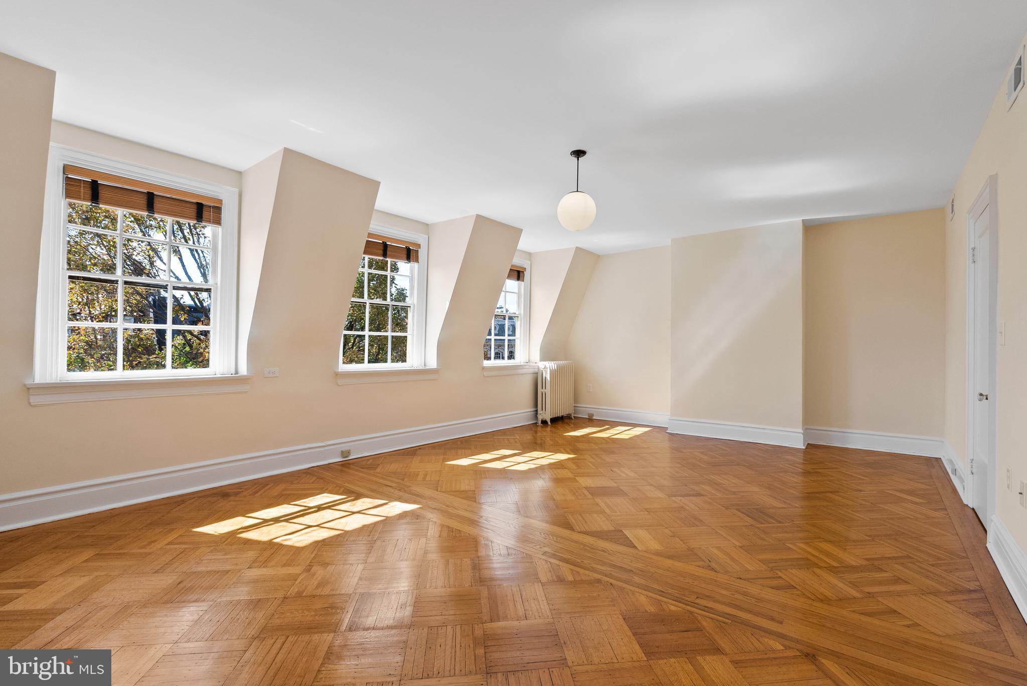 2125 BANCROFT PLACE NW