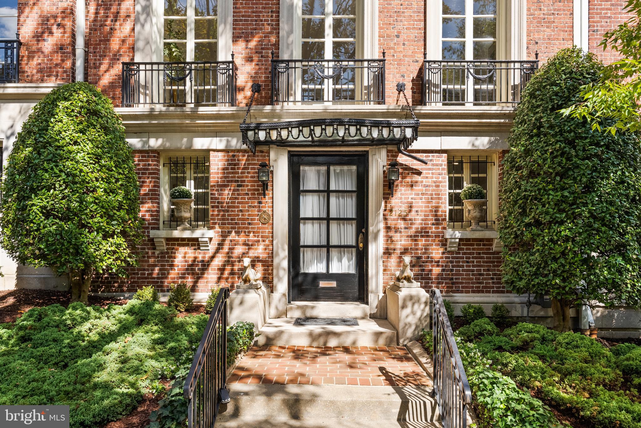 2125 BANCROFT PLACE NW