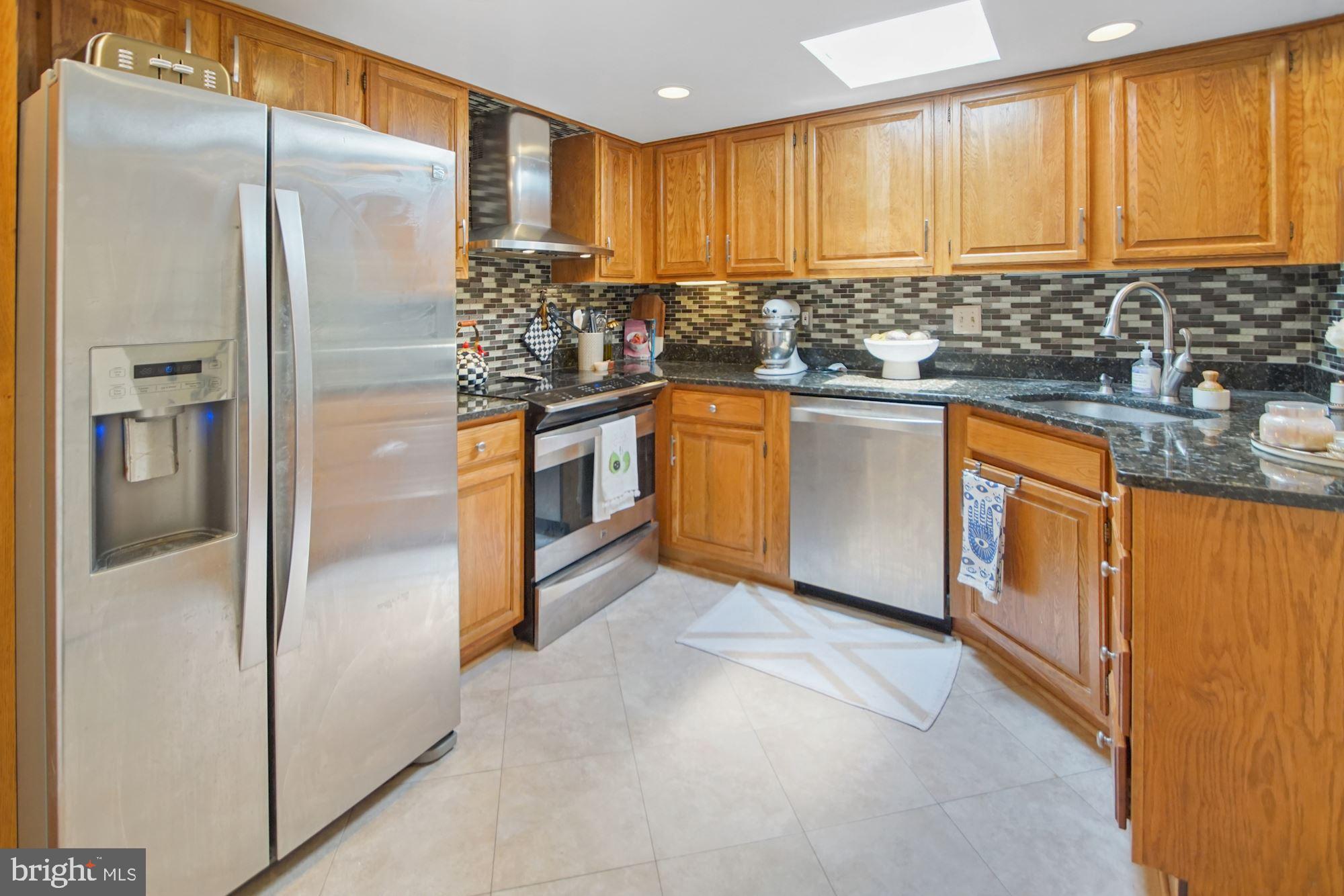 1080 WISCONSIN AVENUE NW 3011