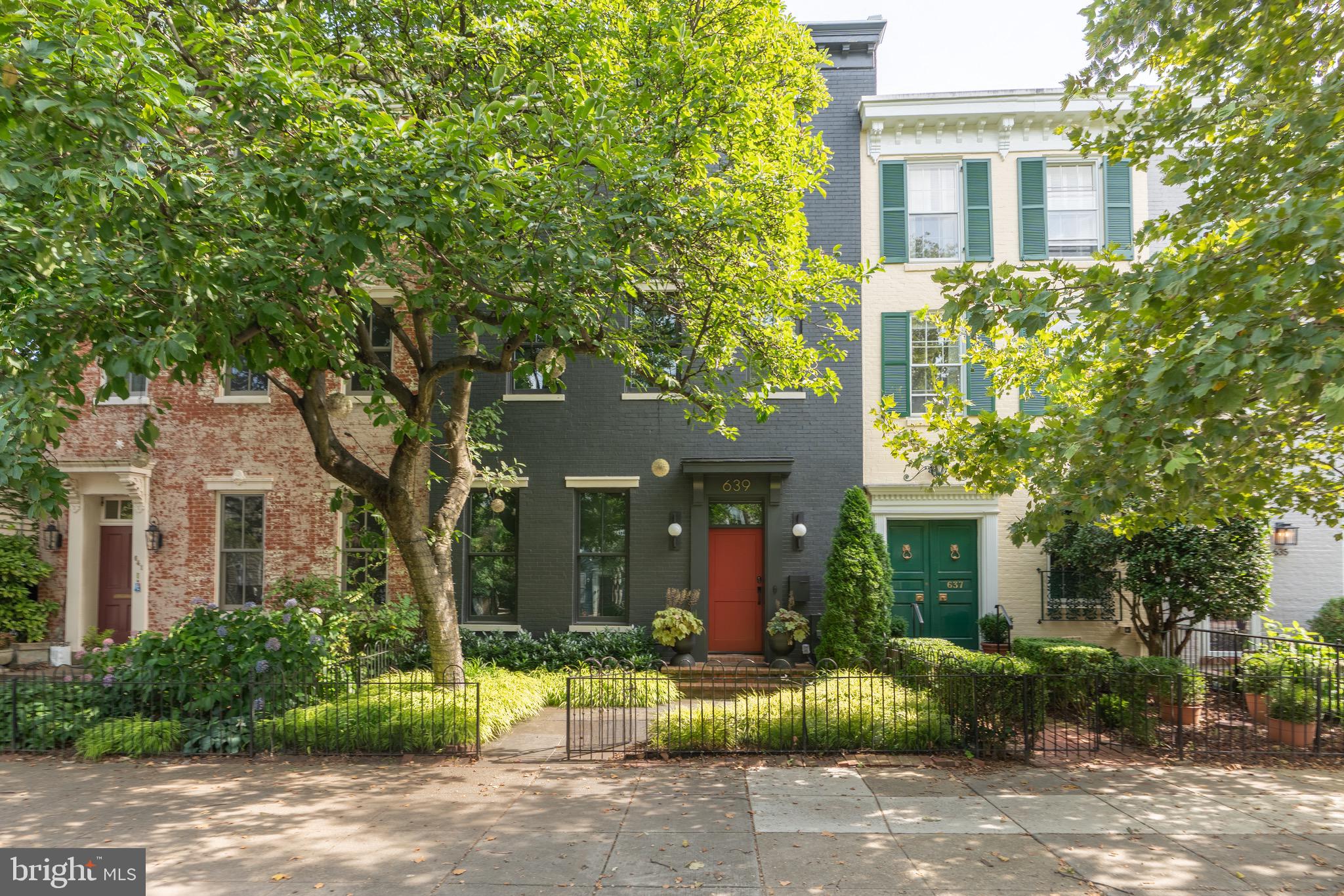 639 E STREET SE