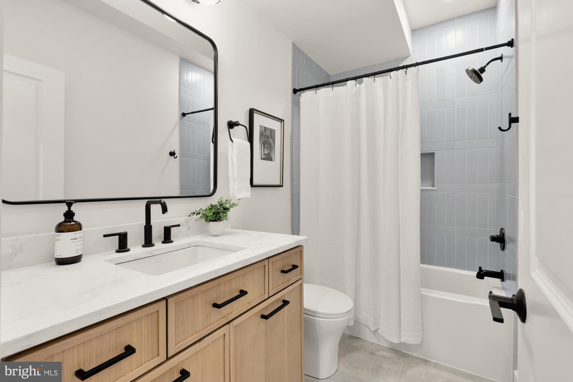 1325 ORREN STREET NE 3