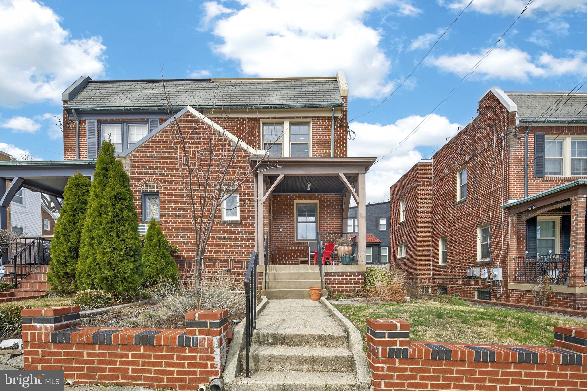 1122 UPSHUR STREET NE
